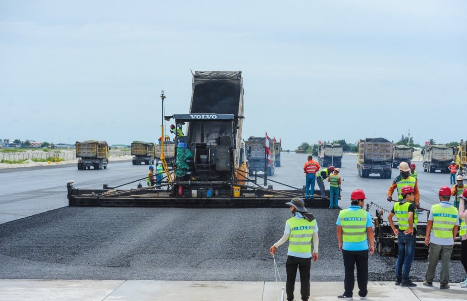 ވެލާނާ އިންޓަނޭޝަނަލް އެއާޕޯޓުގެ އާ ރަންވޭ އެޅުމުގެ މަސައްކަތް ކުރަނީ. - ފޮޓޯ: އެމްއޭސީއެލް