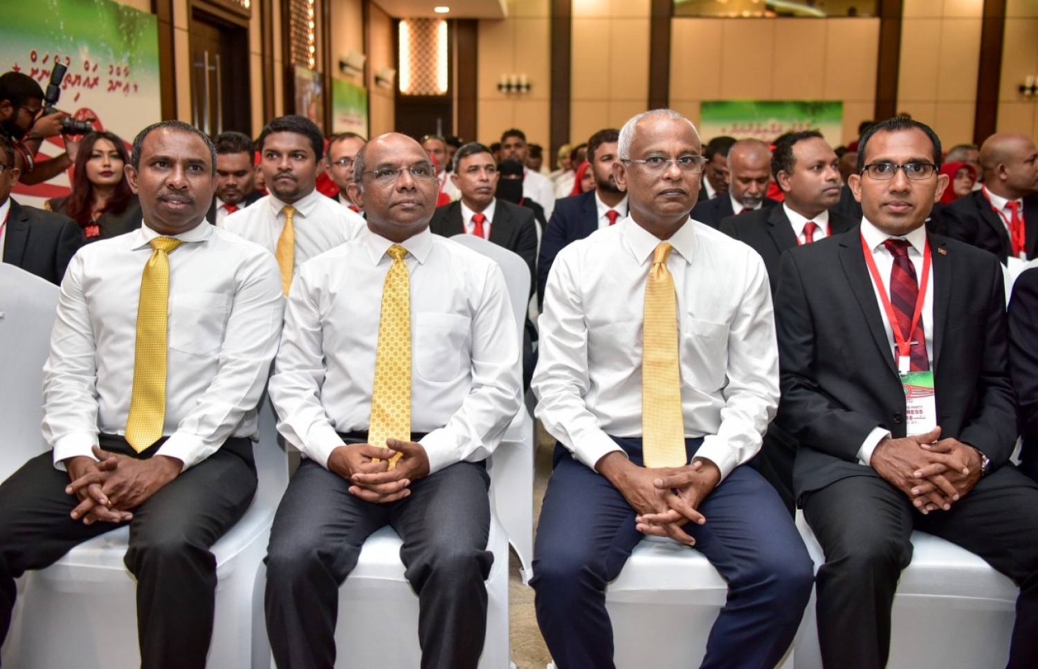 ޖުމްހޫރީ ޕާޓީން ބޭއްވި ކޮންގްރެސްގައި އިބޫ (ކ) އަދި ރައްޔިތުންގެ މަޖިލިހުގެ ކުރީގެ ރައީސް އަބްދުﷲ ޝާހިދު ބައިވެރިވެވަޑައިގަންނަވަނީ. - ފޮޓޯ: އެމްޑީޕީ