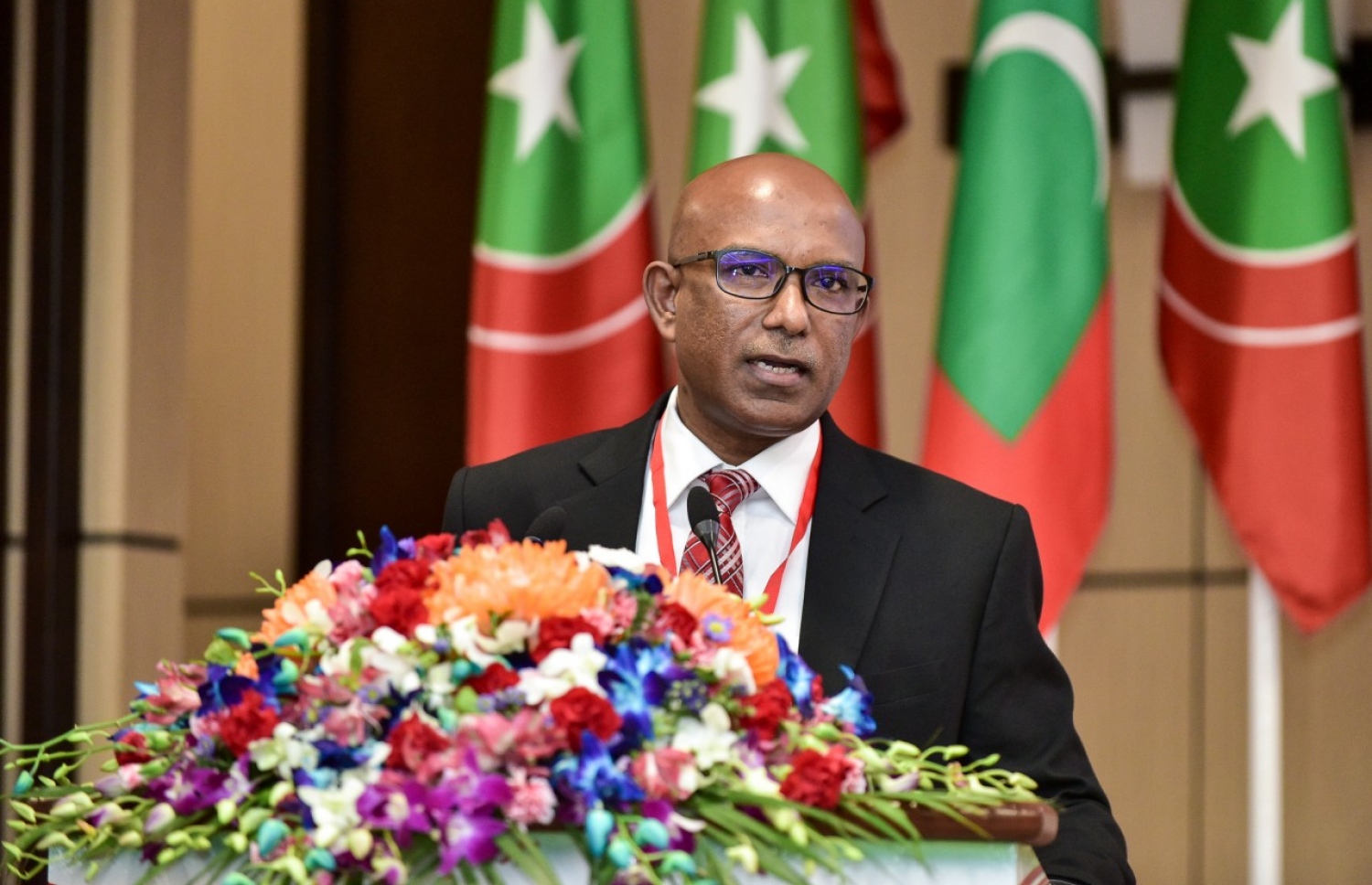 ޖޭޕީ ކޮންގްރެސްގައި އެޕާޓީގެ ސެކެޓަރީ ޖެނެރަލް އަހުމަދު ސަމީރު ވާހަކަ ދައްކަވަނީ-- ފޮޓޯ: ނިޝާން އަލީ/މިހާރު