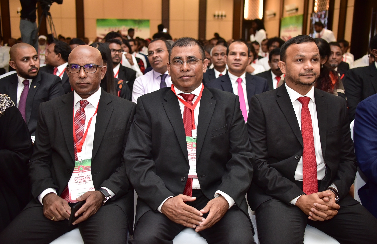 ޖޭޕީގެ ކޮންގްރެސްގައި އަލީ ހުސެއިނާއި މައުސޫމް ބައިވެރިވެވަޑައިގަންނަވަނީ: ނައިބު ރައީސަކަށް ހަމަޖައްސަން ނޮމިނޭޓްކުރާ ލިސްޓުގައި މި ދެ ބޭފުޅުންގެ ނަން ވެސް ހިމެނޭ.---ފޮޓޯ: ނިޝާން އަލީ/މިހާރު