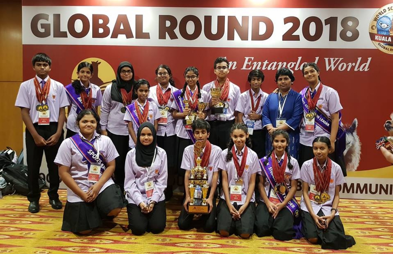 ވޯލްޑް ސްކޮލާސް ކަޕުގައި ބައިވެރިވި ޣިޔާސުއްދީން އިންޓަނޭޝަނަލް ސްކޫލުގެ ދަރިވަރުން މެޑަލްތަކާ އެކު .-- ފޮޓޯ: ޣިޔާސުއްދީން ސްކޫލު