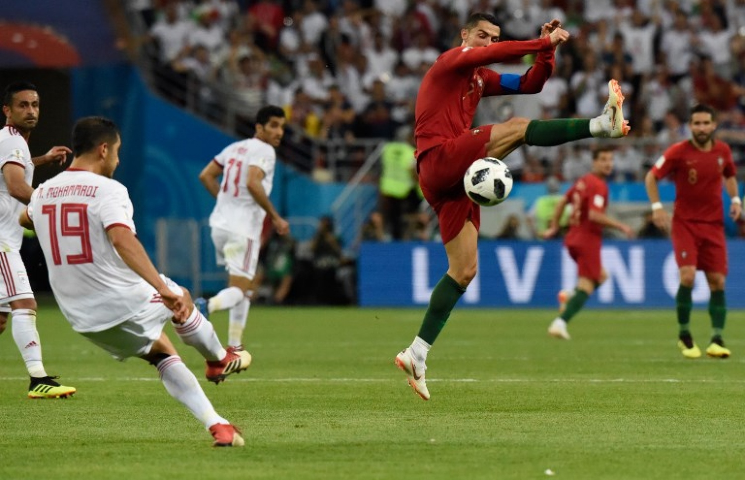 ސަރާންސް، ރަޝިއާ: ޖޫން 25، 2018: ވޯލްޑް ކަޕް ފުޓްބޯޅަ މުބާރާތުގައި ޕޯޗުގަލް އާ އީރާން ކުޅުނު މެޗުގެ ތެރެއިން: މި މެޗުން 1-1 އިން ވަނީ ދެ ޓީމު އެއްވަރުވެފައި. --ފޮޓޯ: އޭއެފްޕީ