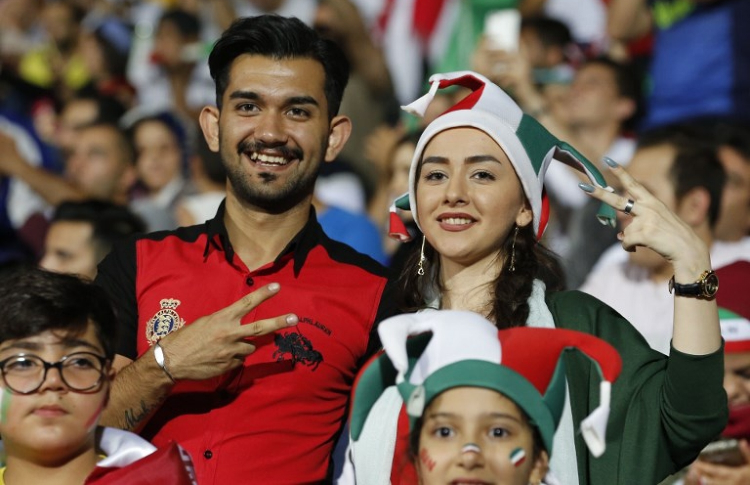 ސަރާންސް، ރަޝިއާ: ޖޫން 25، 2018: ވޯލްޑް ކަޕް ފުޓްބޯޅަ މުބާރާތުގައި ޕޯޗުގަލް އާ އީރާން ކުޅުނު މެޗުގައި ސްޕޯޓަރުންތަކެއް: މި މެޗުން 1-1 އިން ވަނީ ދެ ޓީމު އެއްވަރުވެފައި. --ފޮޓޯ: އޭއެފްޕީ