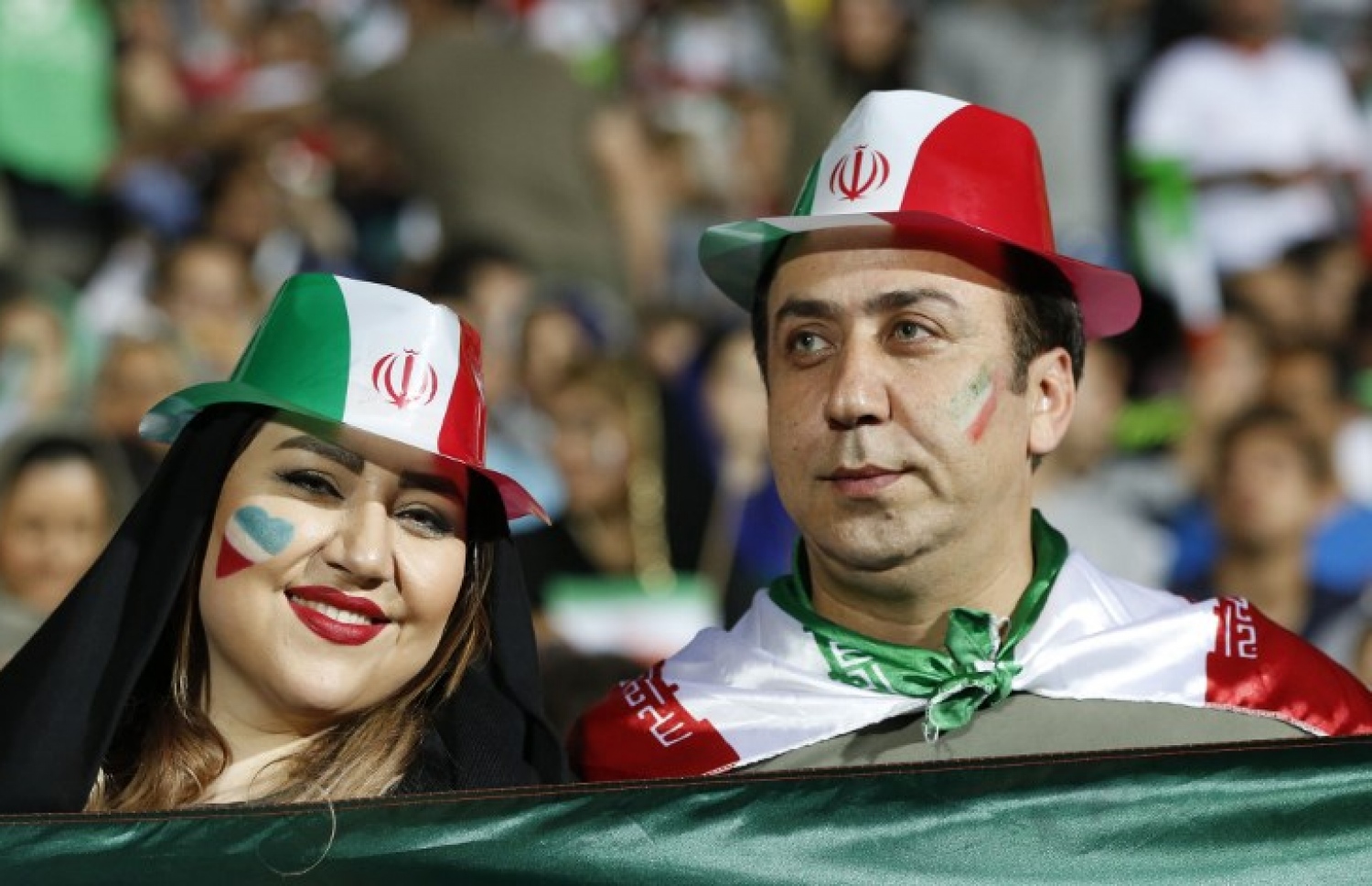 ސަރާންސް، ރަޝިއާ: ޖޫން 25، 2018: ވޯލްޑް ކަޕް ފުޓްބޯޅަ މުބާރާތުގައި ޕޯޗުގަލް އާ އީރާން ކުޅުނު މެޗުގައި ސްޕޯޓަރުންތަކެއް: މި މެޗުން 1-1 އިން ވަނީ ދެ ޓީމު އެއްވަރުވެފައި. --ފޮޓޯ: އޭއެފްޕީ