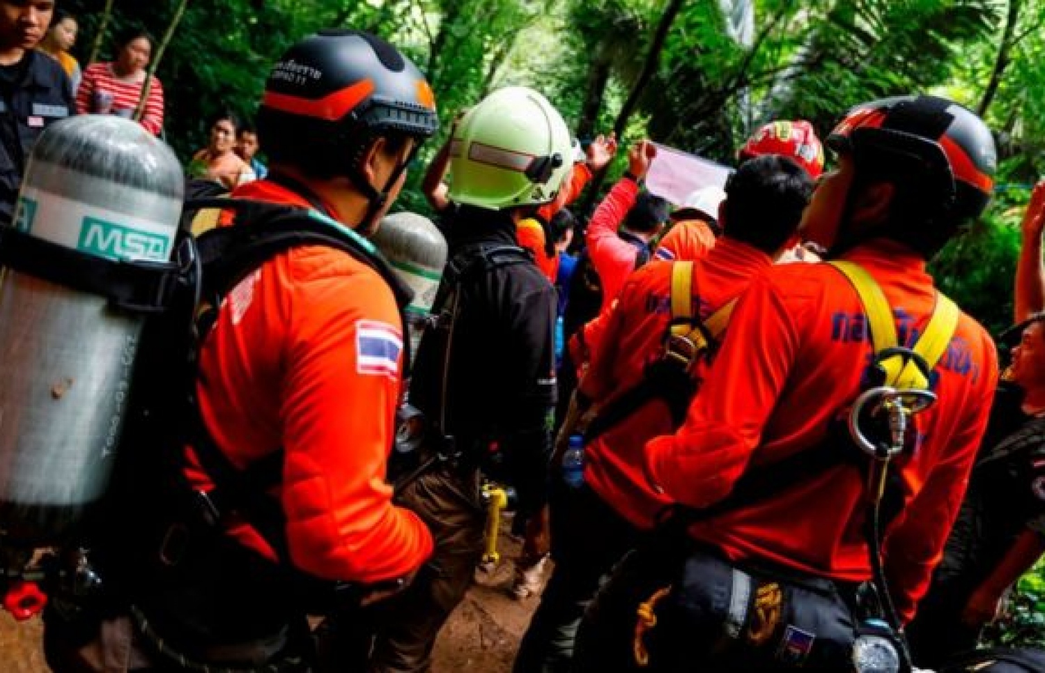 ތައިލެންޑުގެ ނޭވީ ޑައިވަރުން މިއަދު ވެސް ވަނީ ގެއްލުނު ކުދިން ހޯދުމުގެ މަސައްކަތް ކޮށްފައި. --ފޮޓޯ:އީޕީއޭ