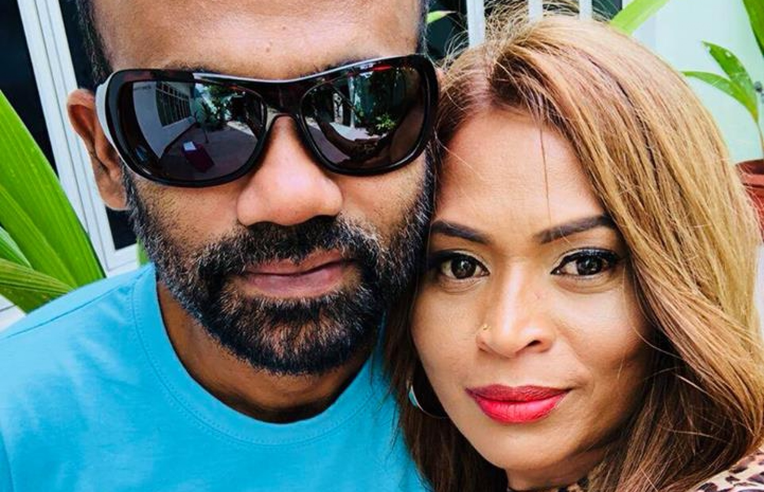 "ނިވައިރޯޅި" ގެ ޑައިރެކްޓަރު މޫމިންއާ އެކު ނިއުމާ.