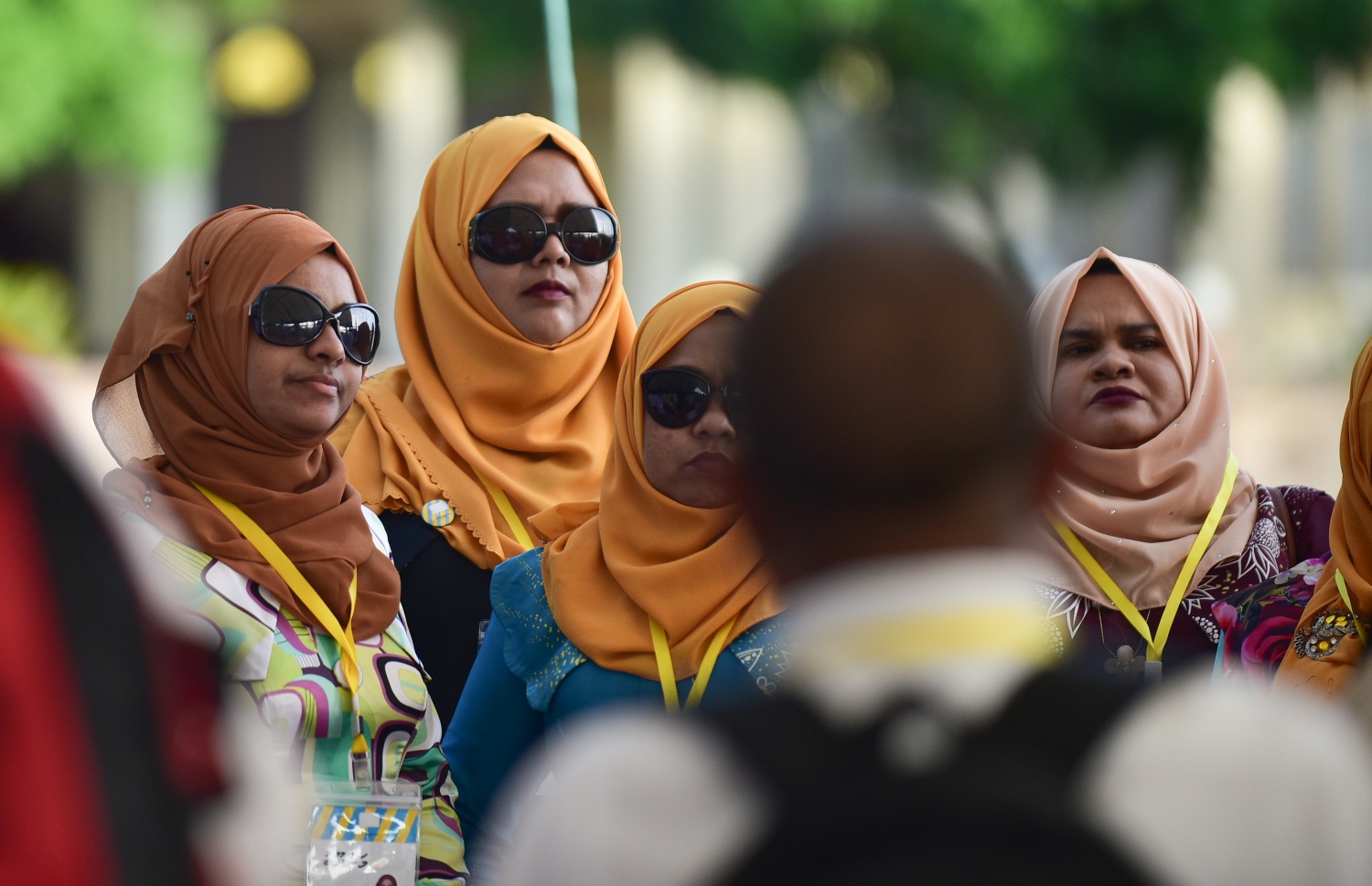 އއ. އުކުޅަސް: ޖޫން 30، 2018- އެމްޑީޕީގެ ތިންވަނަ ކޮންގްރެސް މި ރަށުގައި ބާއްވާތީ ރަށުތެރެ ޒީނަތްތެރިކޮށްފައިވާއިރު، ރަށަށް ވަނީ ބޮޑު އީދެއް އައިސްފައި. އެމްޑީޕީގެ ރީނދޫ ކުލައިން އުކުޅަސް ޒީނަތްތެރިކޮށް، ރަށުގެ ރައްޔިތުންގެ މެދުގައި ވަނީ ވަރަށް ބޮޑު އުފާވެރިކަމެއް.---ފޮޓޯ: އަހުމަދު ނިޝާތު/މިހާރު