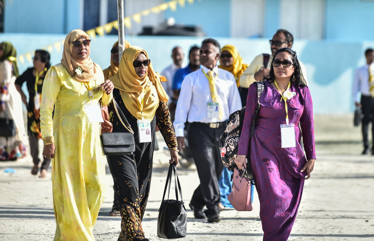 ކޮންގްރެސްގައި ބައިވެރިވުމަށް އުކުޅަހަށް މިއަދު އައި މަންދޫބުން. ---ފޮޓޯ: އަހުމަދު ނިޝާތު/ މިހާރު