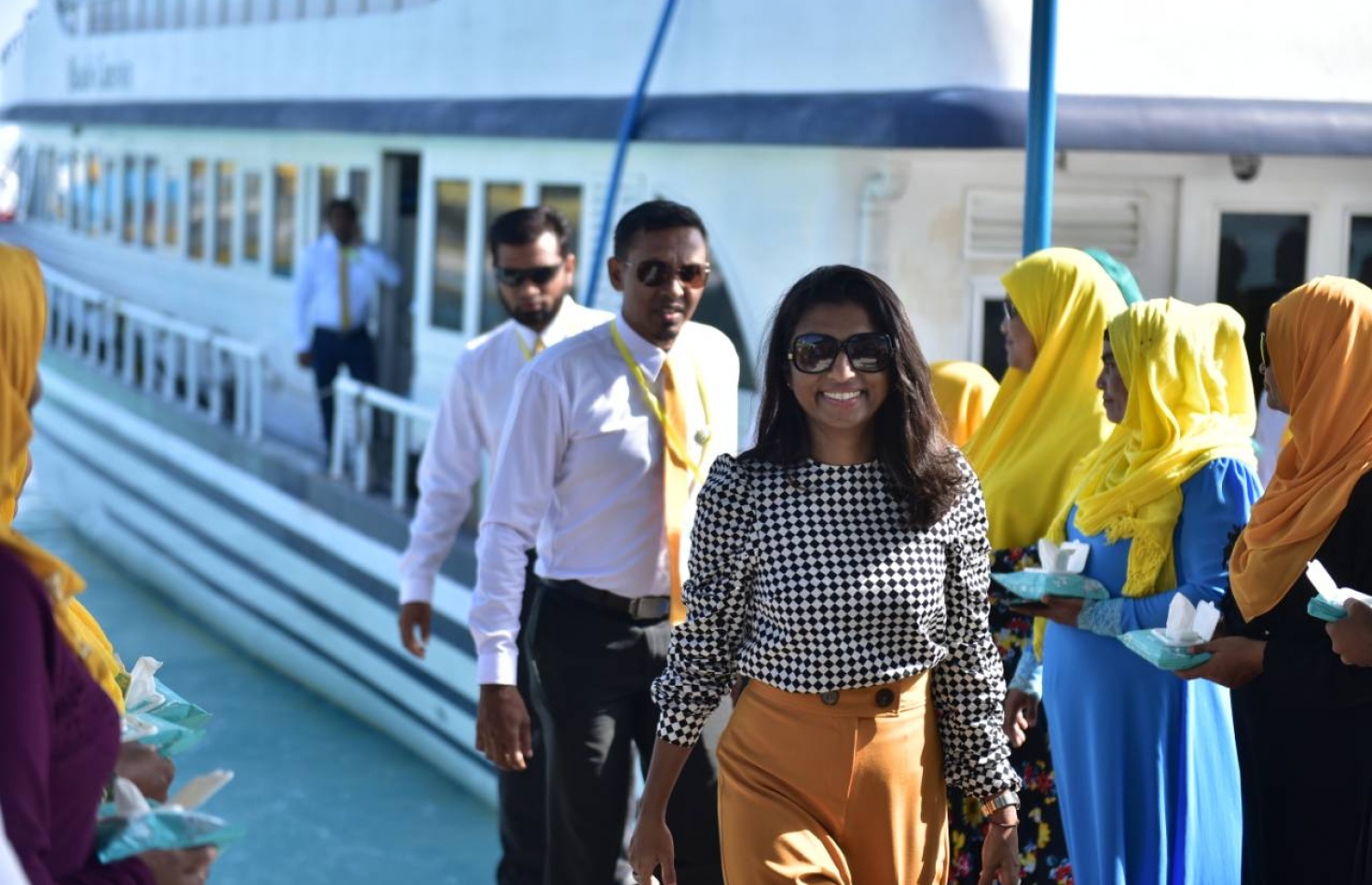 އއ. އުކުޅަސް: ޖޫން 30، 2018- މި ރަށުގައި ބާއްވާ އެމްޑީޕީގެ ތިން ވަނަ ކޮންގްރެސް އަށް އެ ޕާޓީގެ ބައެއް އިސް ވެރިން ވަޑައިގަންނަވަނީ.---ފޮޓޯ: އަހުމަދު ނިޝާތު/މިހާރު