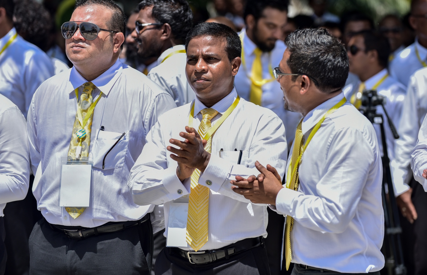 އއ. އުކުޅަސް: ޖޫން 30، 2018- މި ރަށުގައި ބާއްވާ އެމްޑީޕީގެ ތިން ވަނަ ކޮންގްރެސް އަށް ވަޑައިގެންނެވި އެ ޕާޓީގެ ބައެއް އިސް ބޭފުޅުން.---ފޮޓޯ: އަހުމަދު ނިޝާތު/މިހާރު