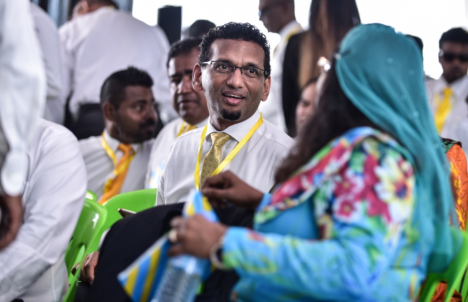 އއ. އުކުޅަސް: ޖޫން 30، 2018- މި ރަށުގައި ބާއްވާ އެމްޑީޕީގެ ތިން ވަނަ ކޮންގްރެސް ފެށުމުގެ ރަސްމިއްޔާތުގައި ބައިވެރިވެވަޑައިގެންނެވި ބައެއް ބޭފުޅުން.---ފޮޓޯ: އަހުމަދު ނިޝާތު/މިހާރު