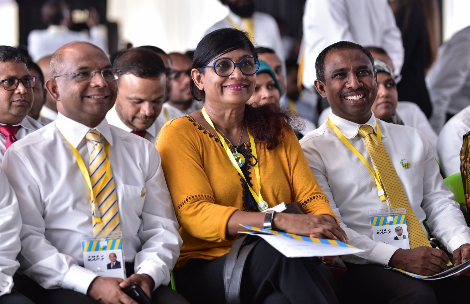 އއ. އުކުޅަސް: ޖޫން 30، 2018- މި ރަށުގައި ބާއްވާ އެމްޑީޕީގެ ތިން ވަނަ ކޮންގްރެސް ފެށުމުގެ ރަސްމިއްޔާތުގައި މެދު ހެންވޭރު ދާއިރާގެ މެމްބަރު އަލީ އާޒިމާއި މައްޗަންގޮޅި އުތުރު ދާއިރާގެ މެމްބަރު މާރިޔާ އަހުމަދު ދީދީ އަދި ހެންވޭރު އުތުރު ދާއިރާގެ މެމްބަރު އަބްދުﷲ ޝާހިދު ބައިވެރިވެވަޑައިގަންނަވަނީ.---ފޮޓޯ: އަހުމަދު ނިޝާތު/މިހާރު