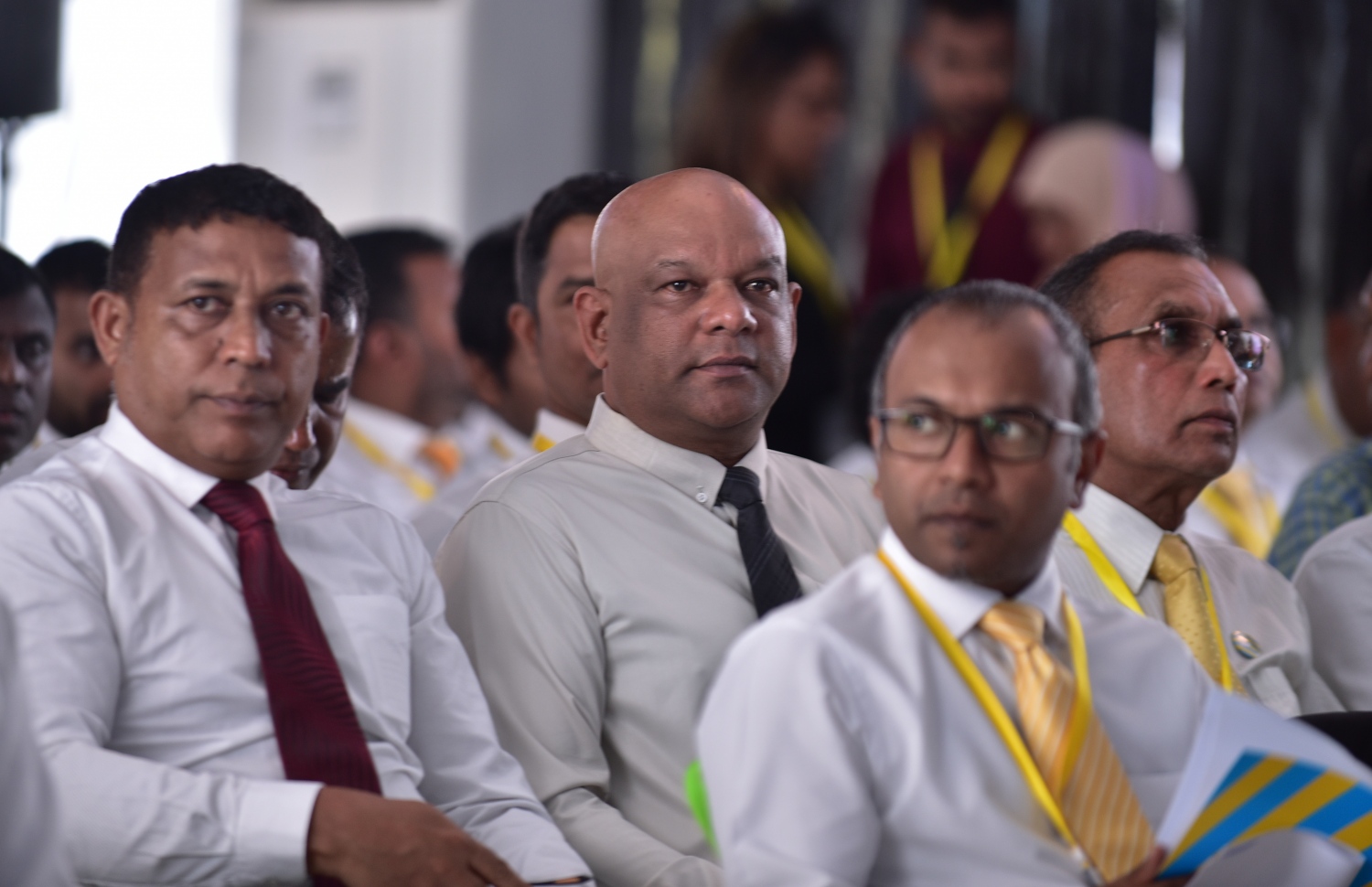 އއ. އުކުޅަސް: ޖޫން 30، 2018- މި ރަށުގައި ބާއްވާ އެމްޑީޕީގެ ތިން ވަނަ ކޮންގްރެސް ފެށުމުގެ ރަސްމިއްޔާތުގައި ބައިވެރިވެވަޑައިގެންނެވި ބައެއް ބޭފުޅުން.---ފޮޓޯ: އަހުމަދު ނިޝާތު/މިހާރު