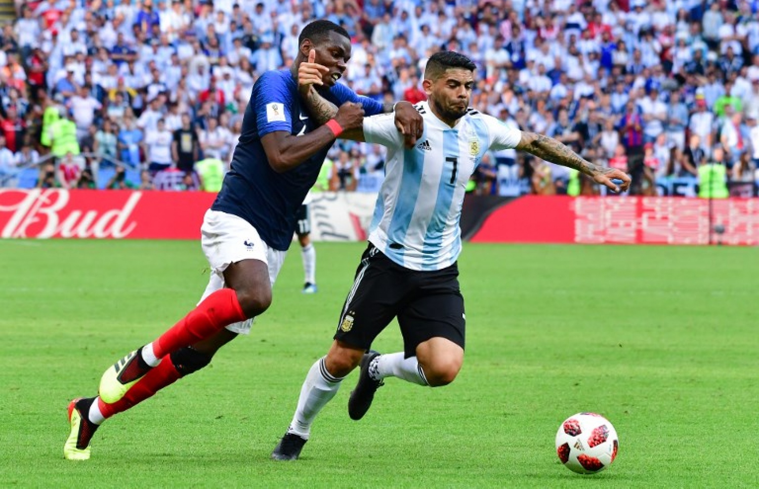 ކަޒާން: ޖޫން 30، 2018: ވޯލްޑް ކަޕް ފުޓްބޯޅަ މުބާރާތުގައި އާޖެންޓީނާ އާ ފްރާންސް ކުޅުނު މެޗުގެ ތެރެއިން: ކިލިއަން އެމްބާޕޭގެ ދެ ގޯލާ އެކު 4-3 އިން އާޖެންޓީނާ ބަލިކޮށް ވޯލްޑް ކަޕްގެ ކުއާޓާ ފައިނަލުގެ ފުރަތަމަ ޖާގަ ފްރާންސް ވަނީ ހޯދައިފައި.-- ފޮޓޯ: އޭއެފްޕީ