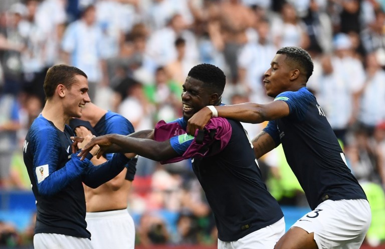 ކަޒާން: ޖޫން 30، 2018: ވޯލްޑް ކަޕް ފުޓްބޯޅަ މުބާރާތުގައި އާޖެންޓީނާ އާ ފްރާންސް ކުޅުނު މެޗުގެ ތެރެއިން: ކިލިއަން އެމްބާޕޭގެ ދެ ގޯލާ އެކު 4-3 އިން އާޖެންޓީނާ ބަލިކޮށް ވޯލްޑް ކަޕްގެ ކުއާޓާ ފައިނަލުގެ ފުރަތަމަ ޖާގަ ފްރާންސް ވަނީ ހޯދައިފައި.-- ފޮޓޯ: އޭއެފްޕީ