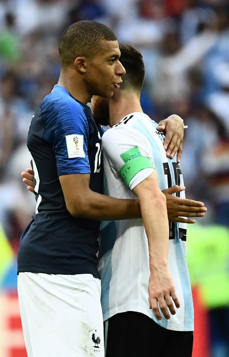 ކަޒާން: ޖޫން 30، 2018: ވޯލްޑް ކަޕް ފުޓްބޯޅަ މުބާރާތުގައި އާޖެންޓީނާ އާ ފްރާންސް ކުޅުނު މެޗުގެ ތެރެއިން: ކިލިއަން އެމްބާޕޭގެ ދެ ގޯލާ އެކު 4-3 އިން އާޖެންޓީނާ ބަލިކޮށް ވޯލްޑް ކަޕްގެ ކުއާޓާ ފައިނަލުގެ ފުރަތަމަ ޖާގަ ފްރާންސް ވަނީ ހޯދައިފައި.-- ފޮޓޯ: އޭއެފްޕީ