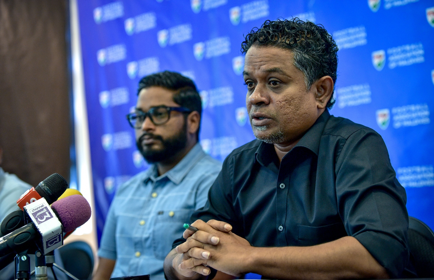 އެފްއޭއެމް ހައުސްގައި މިއަދު ބޭއްވި ނޫސްވެރިންގެ ބައްދަލުވުމުގައި ސާންތީ ވާހަކަ ދައްކަވަނީ.--- ފޮޓޯ: ނިޝާން އަލީ/ މިހާރު