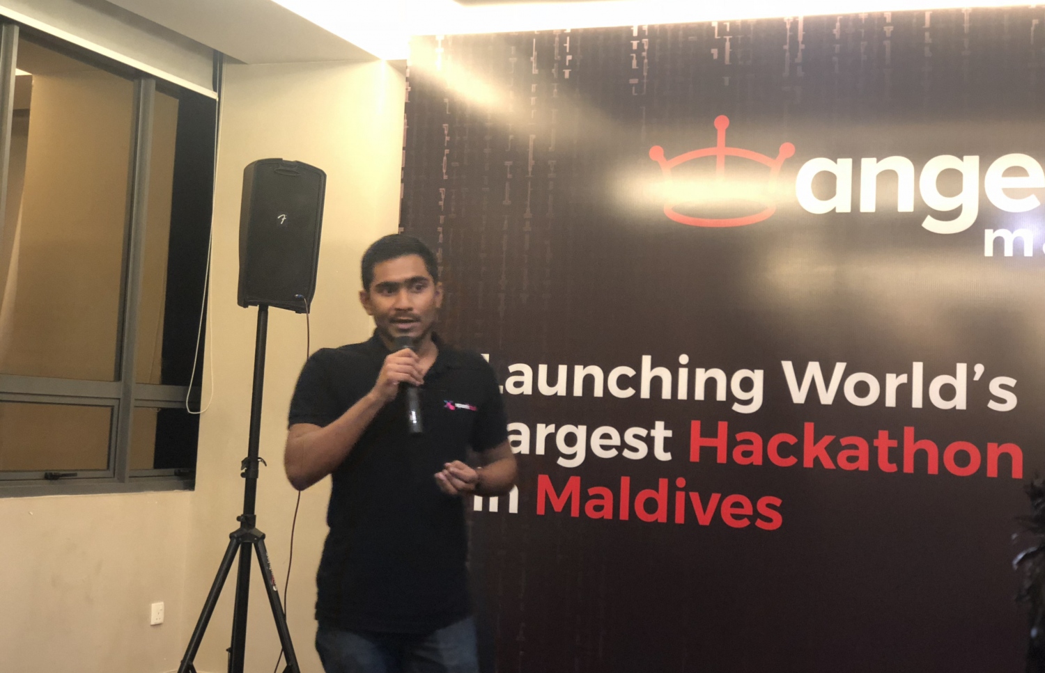 މިރޭގެ ރަސްމިއްޔާތުގައި ހާރިޝް ވާހަކަ ދައްކަވަނީ.-- ފޮޓޯ: މިހާރު