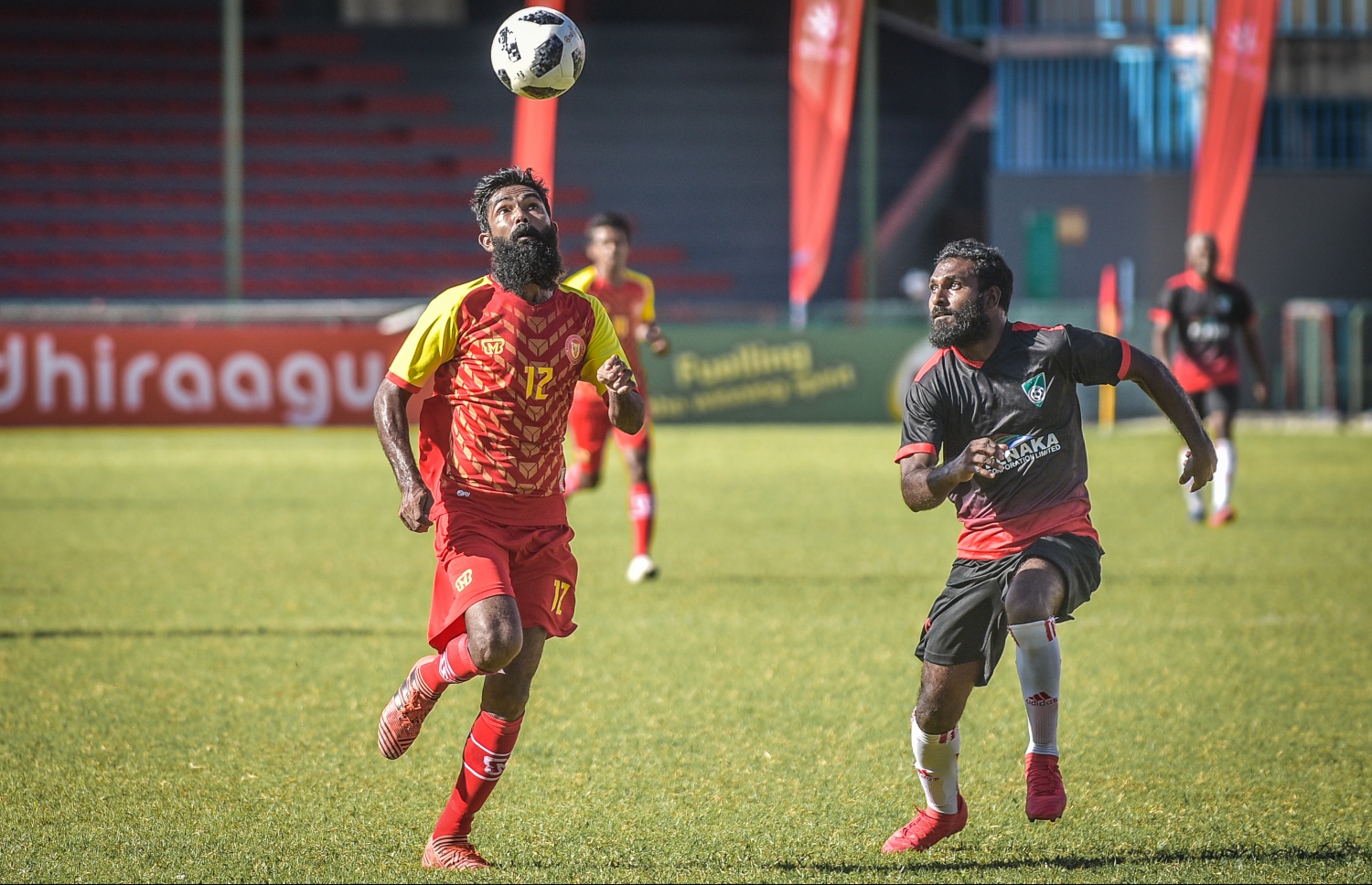 ވިކްޓަރީގެ އައްމަޑޭ (ވ) ފޯކައިދޫ ކުޅުންތެރިއަކު ކައިރިން ބޯޅަ ހިފައިގެންދަނީ.-- ފޮޓޯ: ނިޝާން އަލީ/ މިހާރު