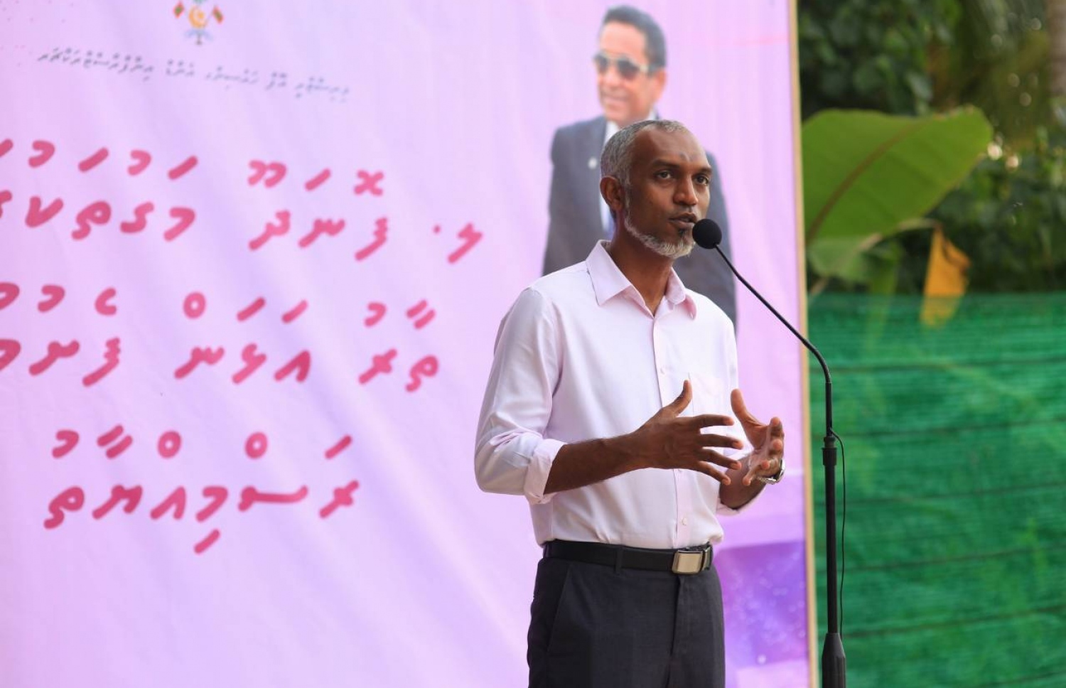 ފޮނަދޫގައި މިއަދު ބޭއްވި ރަސްމިއްޔާތުގައި ހައުސިން މިނިސްޓަރު މުއިއްޒު ވާހަކަ ދައްކަވަނީ. - ފޮޓޯ: ހައުސިން މިނިސްޓްރީ