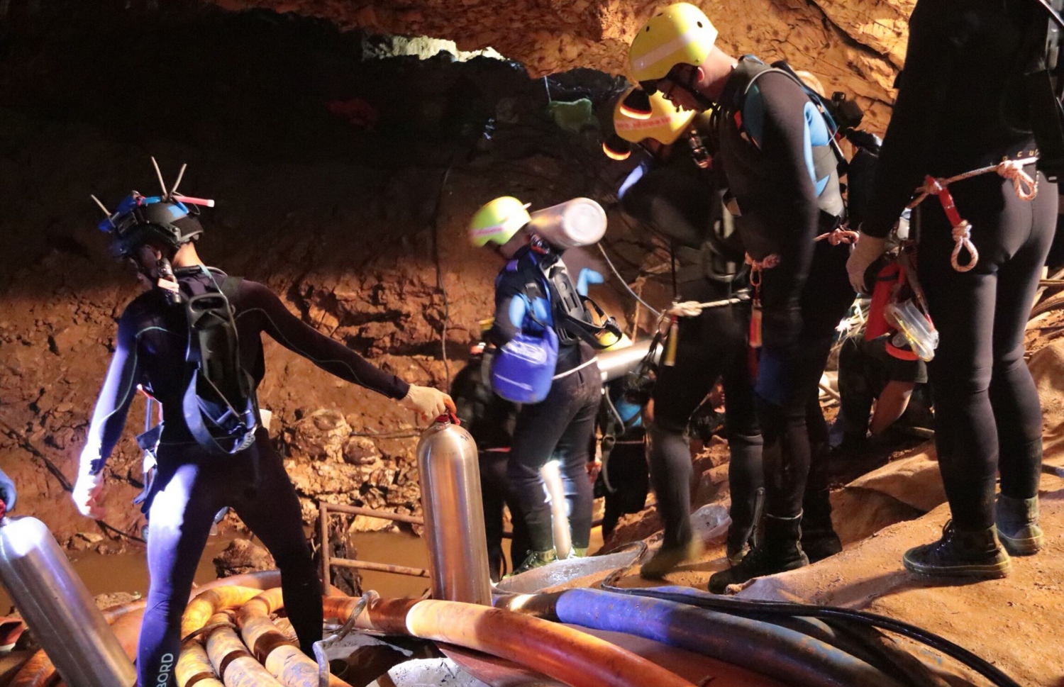 ޖުލައި 7، 2018: ތަމް ލުއާން ހޮހަޅައިގެ ތެރޭގައި ތައި ނޭވީ ސީލްގެ ޑައިވަރުން ހަރަކާތްތެރި ވަނީ. --ފޮޓޯ:އޭއެފްޕީ