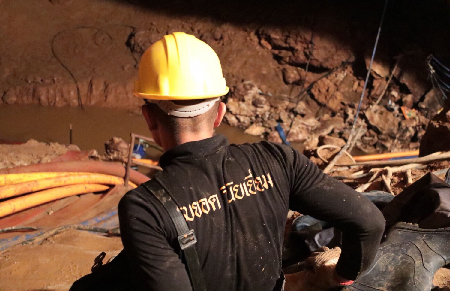 ތައި ނޭވީ ސީލްގެ ޑައިވަރަކު ހޮހަޅައިގެ ތެރޭގައި ހަރަކާތްތެރި ވަނީ. --ފޮޓޯ:އޭއެފްޕީ