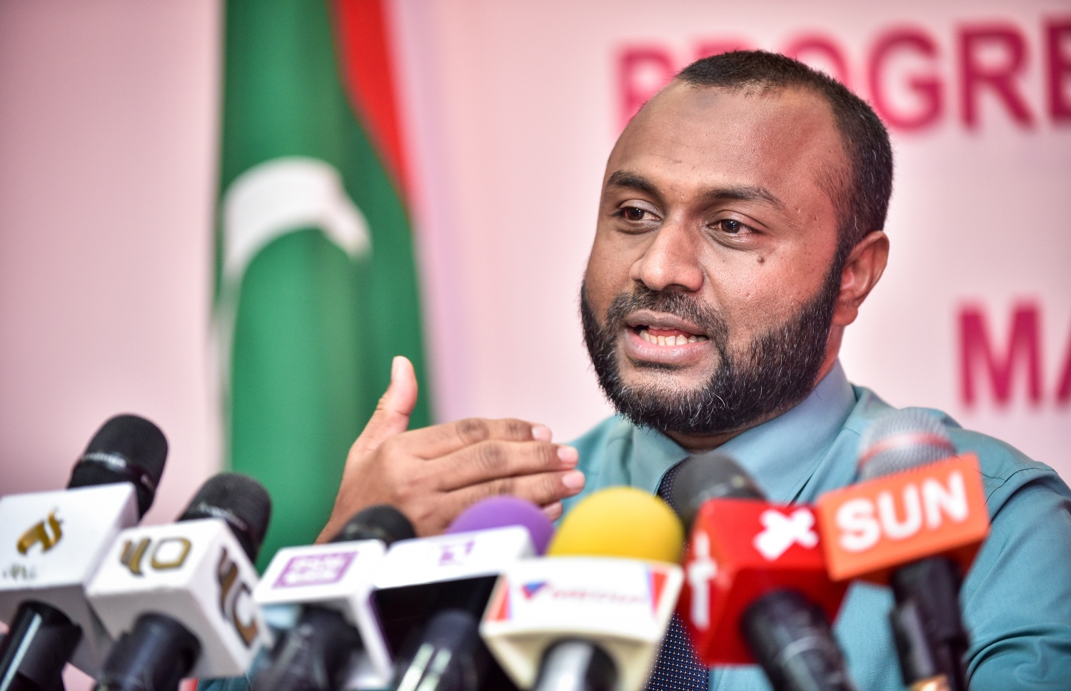 ރައީސް ޔާމީންގެ ރަނިން މޭޓް ޑރ. ޝަހީމް މިއަދު ނޫސްވެރިންނާ ވާހަކަ ދައްކަވަނީ.---ފޮޓޯ: ނިޝާން އަލީ/މިހާރު