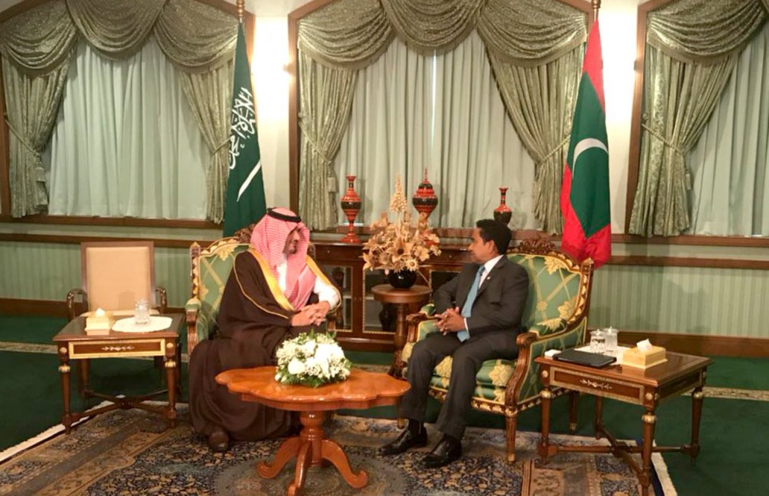 ރައީސް ޔާމީނާއި ސައޫދީގެ އިންޓީރިއާ މިނިސްޓަރު މިއަދު ބައްދަލުކުރައްވަނީ.---ފޮޓޯ: ރައީސް އޮފީސް