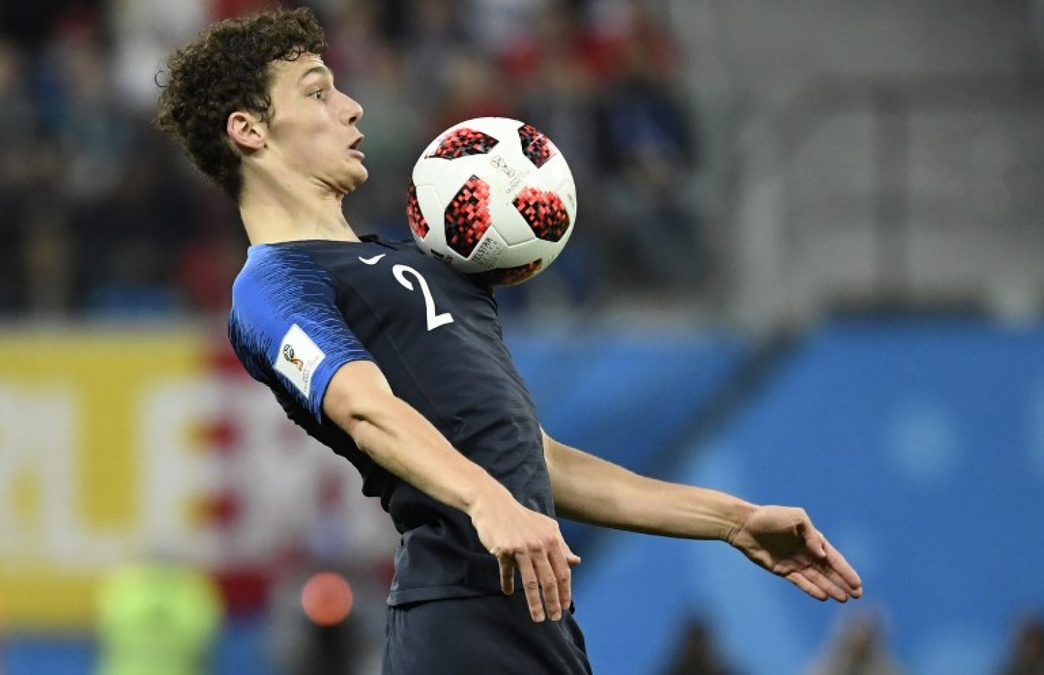 ސެއިން ޕީޓާސްބާގް: ޖުލައި 10، 2018: ވޯލްޑް ކަޕް ފުޓްބޯޅަ މުބާރާތުގައި ފްރާންސް އާ ބެލްޖިއަމް ކުޅުނު މެޗުގައި ފްރާންސްގެ ޑިފެންޑަރު ޕަވާޑް: ސެމީ ފައިނަލް ފުރަތަމަ މެޗުން ބެލްޖިއަމްގެ މައްޗަށް 1-0 އިން ކުރިހޯދައި ފްރާންސް 12 އަހަރަށް ފަހު މުބާރާތުގެ ފައިނަލުން ވަނީ ޖާގަ ހޯދައިފައި.-- ފޮޓޯ: އޭއެފްޕީ