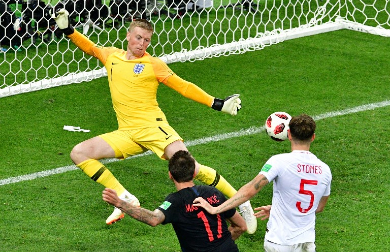 މޮސްކޯ: ޖުލައި 11، 2018: ވޯލްޑް ކަޕް ފުޓްބޯޅަ މުބާރާތުގައި އިންގްލެންޑް އާ ކްރޮއޭޝިއާ ކުޅުނު މެޗުގެ ތެރެއިން: އިންގްލެންޑް އަތުން 2-1 އިން މޮޅުވެ ކްރޮއޭޝިއާ ވޯލްޑް ކަޕު ފައިނަލުން ފުރަތަމަ ފަހަރަށް ވަނީ ޖާގަ ހޯދާފައި.-- ފޮޓޯ: އޭއެފްޕީ