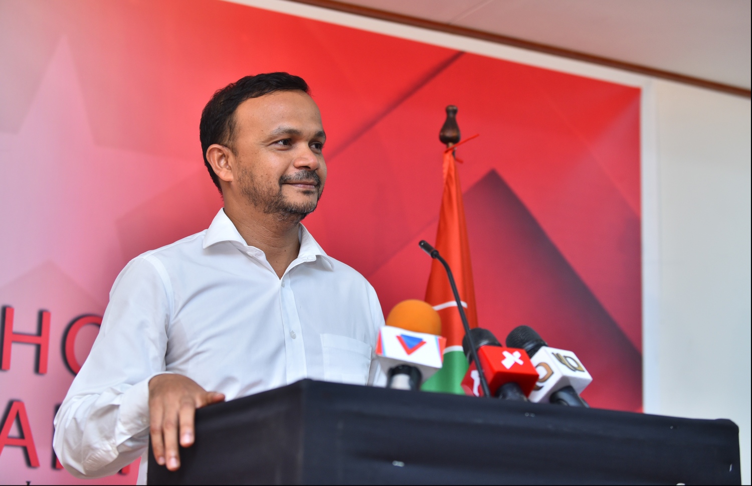 ކެންދޫ ދާއިރާގެ މެމްބަރު އަލީ ހުސެއިން: ރަނިން މޭޓަކު ހޮވަން ޖޭޕީން ބޭއްވި އިންތިޚާބު ނާކާމިޔާބު ވިއަސް ހިތްވަރަކަށް ބަދަލެއް ނާންނަ ކަމަށް ވިދާޅުވި.--ފޮޓޯ: ހުސެއިން ވަހީދު/ މިހާރު