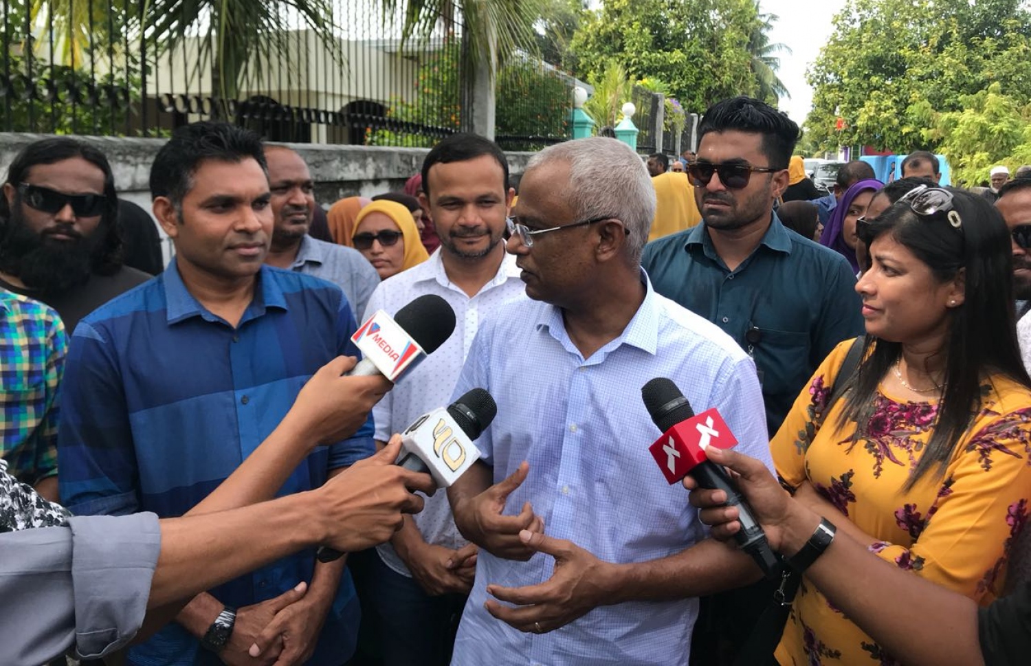 އިބޫއާ އާއި ފައިސަލްއާ އެކު ކެމްޕޭންގައި އަލީ ހުސެއިން ބައިވެރިވެވަޑައިގަންނަވަނީ.