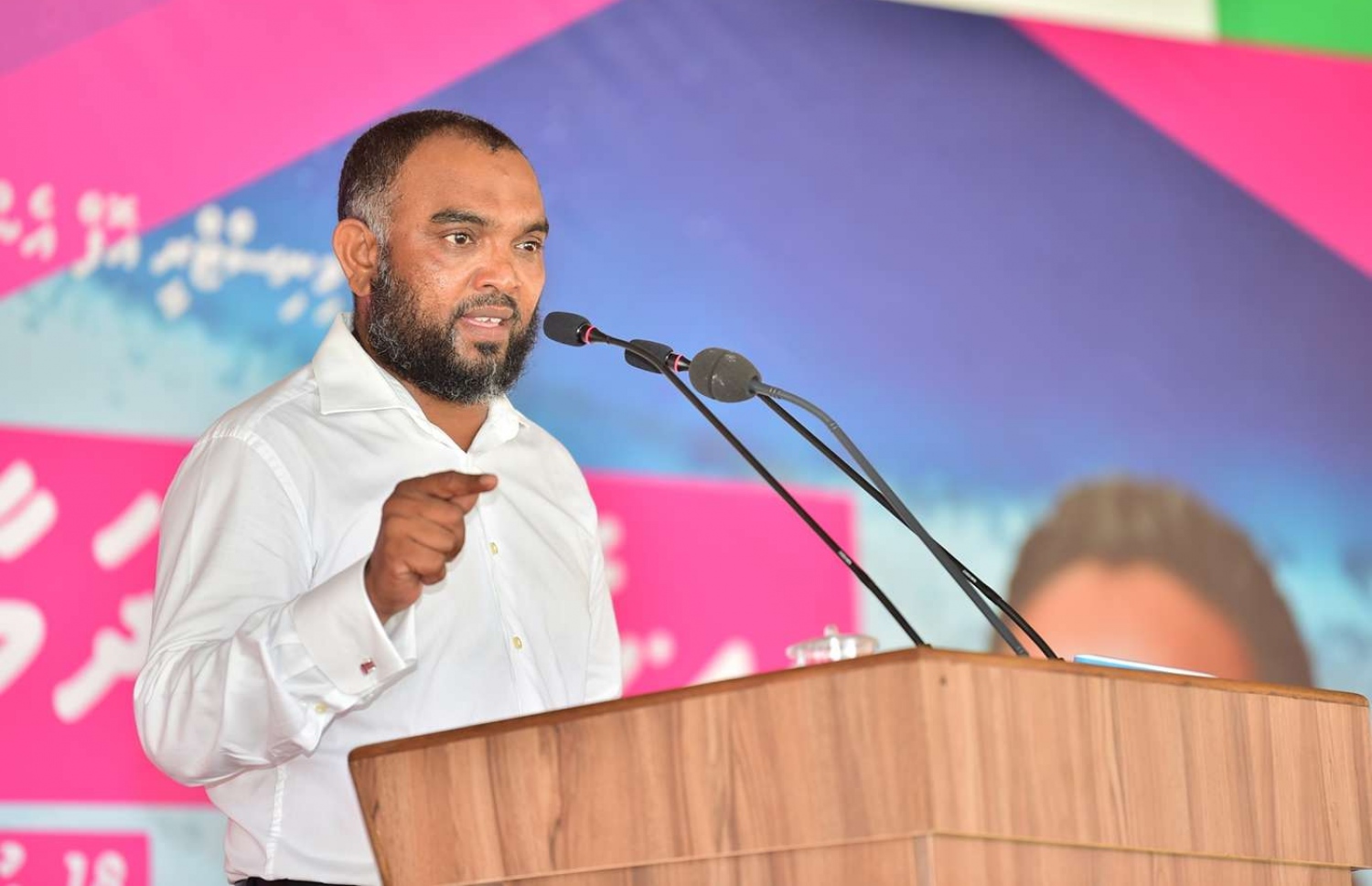 ހއ. ކެލާ: ޖުލައި 18، 2018: ކެލާގައި ނަރުދަމާ ނިޒާމު ރަސްމީކޮށް، އިފްތިތާހު ކޮއްދެއްވުމަށް ބޭއްވި ރަސްމިއްޔާތެއްގައި ކެލާ ދާއިރާގެ މަޖިލިސް މެމްބަރު އަލީ އާރިފް ވާހަކަ ދައްކަވަނީ.-- ފޮޓޯ: ރައީސް އޮފީސް