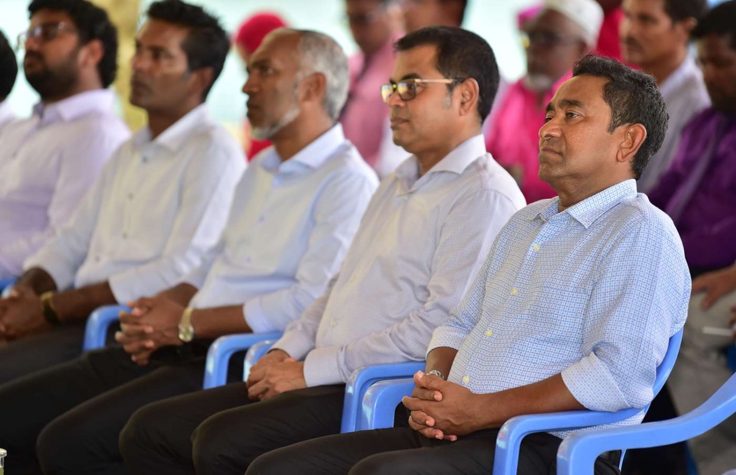 ހއ. ކެލާ: ޖުލައި 18، 2018: ކެލާގައި ނަރުދަމާ ނިޒާމު ރަސްމީކޮށް، އިފްތިތާހު ކޮއްދެއްވުމަށް ބޭއްވި ރަސްމިއްޔާތެއްގައި ރައީސް ޔާމީންގެ(ކ) އިތުރުން ބައެއް ވަޒީރުން ބައިވެރިވެ ވަޑައިގަންނަވަނީ.-- ފޮޓޯ: ރައީސް އޮފީސް