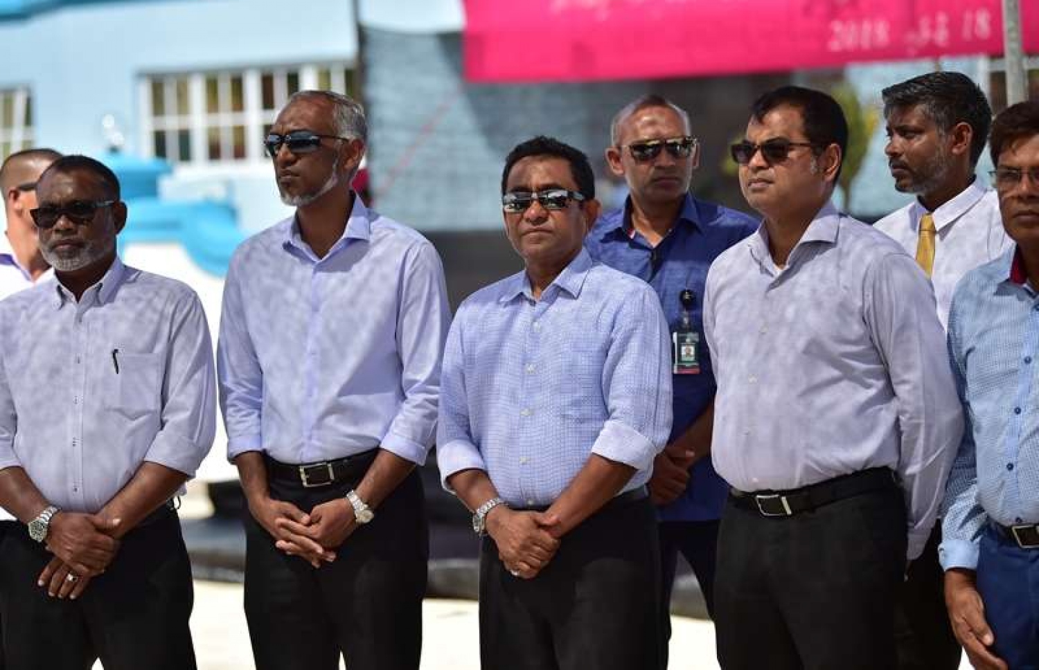 ހއ. ދިއްދޫ: ޖުލައި 18، 2018: ސަރުކާރުން ދިއްދޫގައި ހިންގި ހަތަރު މަޝްރޫއެއްގެ ނިމުން ފާހަގަކުރުމުގެ ރަސްމިއްޔާތެއްގައި ރައީސް ޔާމީންގެ(ކ-2) އިތުރުން ބައެއް ވަޒީރުން ބައިވެރިވެ ވަޑައިގަންނަވަނީ.-- ފޮޓޯ: ރައީސް އޮފީސް