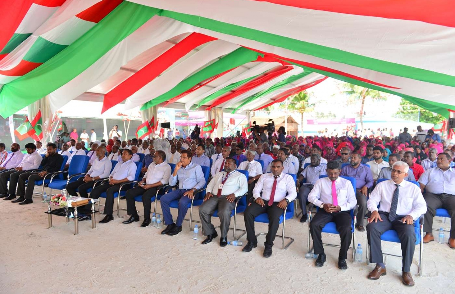 ހއ. ދިއްދޫ: ޖުލައި 18، 2018: ސަރުކާރުން ދިއްދޫގައި ހިންގި ހަތަރު މަޝްރޫއެއްގެ ނިމުން ފާހަގަކުރުމުގެ ރަސްމިއްޔާތުގެ ތެރެއިން.-- ފޮޓޯ: ރައީސް އޮފީސް