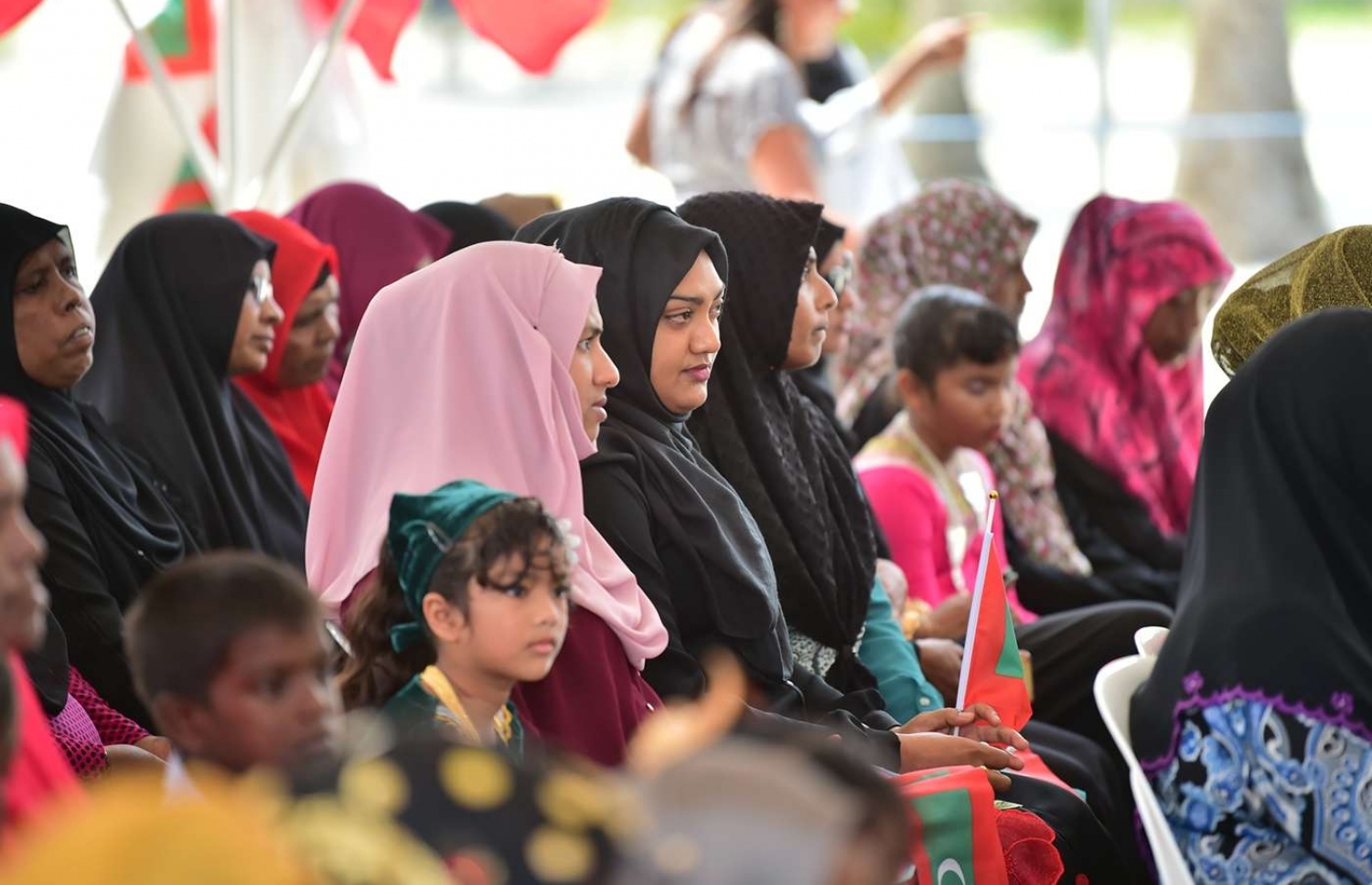 ހދ. ހަނިމާދޫގައި މިއަދު ބޭއްވި ޖަލްސާގައި އެ ރަށު ރައްޔިތުން ބައިވެރިވަނީ. - ފޮޓޯ: ރައީސް އޮފީސް