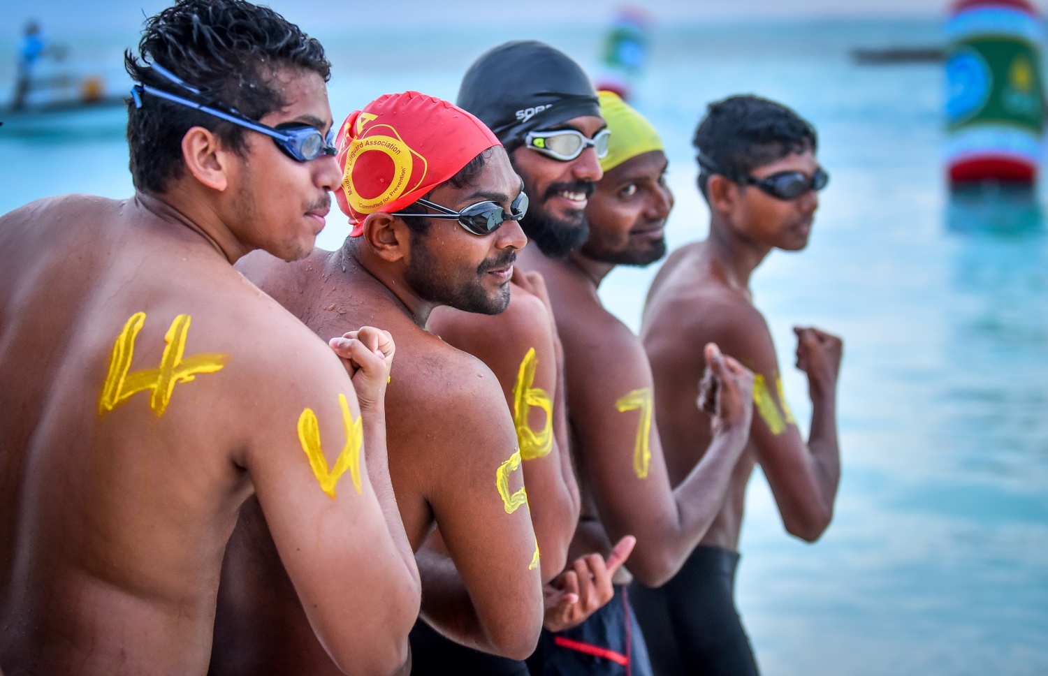 ކ.ދިއްފުށި: ޖުލައި 20، 2018: ސްވިމިން އެސޯސިއޭޝަނާއި މާލެ ފިޓްނަސް ކްލަބްގެ ފަރާތުން ކ. ދިއްފުށީގައި ބޭއްވި ދިގު ފެތުމުގެ ގައުމީ މުބާރާތުގެ ތެރެއިން، ޝައުގުވެރި ބަދަލުތަކާ އެކު ކުރިއަށްދިޔަ މި ހަރަކާތުގައި އެކި އުމުރުފުރާތަކުން ގިނަ އަދަދެއްގެ ފެތުންތެރިންތަކެއް ވަނީ ވާދަކޮށްފައި. ފޮޓޯ:ނިޝާން އަލީ/މިހާރު