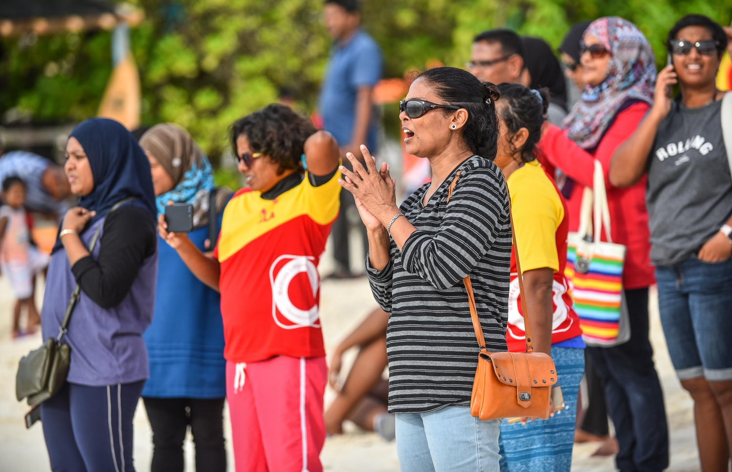 ކ.ދިއްފުށި: ޖުލައި 20، 2018: ސްވިމިން އެސޯސިއޭޝަނާއި މާލެ ފިޓްނަސް ކްލަބްގެ ފަރާތުން ކ. ދިއްފުށީގައި ބޭއްވި ދިގު ފެތުމުގެ ގައުމީ މުބާރާތުގެ ތެރެއިން، ޝައުގުވެރި ބަދަލުތަކާ އެކު ކުރިއަށްދިޔަ މި ހަރަކާތުގައި އެކި އުމުރުފުރާތަކުން ގިނަ އަދަދެއްގެ ފެތުންތެރިންތަކެއް ވަނީ ވާދަކޮށްފައި. ފޮޓޯ:ނިޝާން އަލީ/މިހާރު