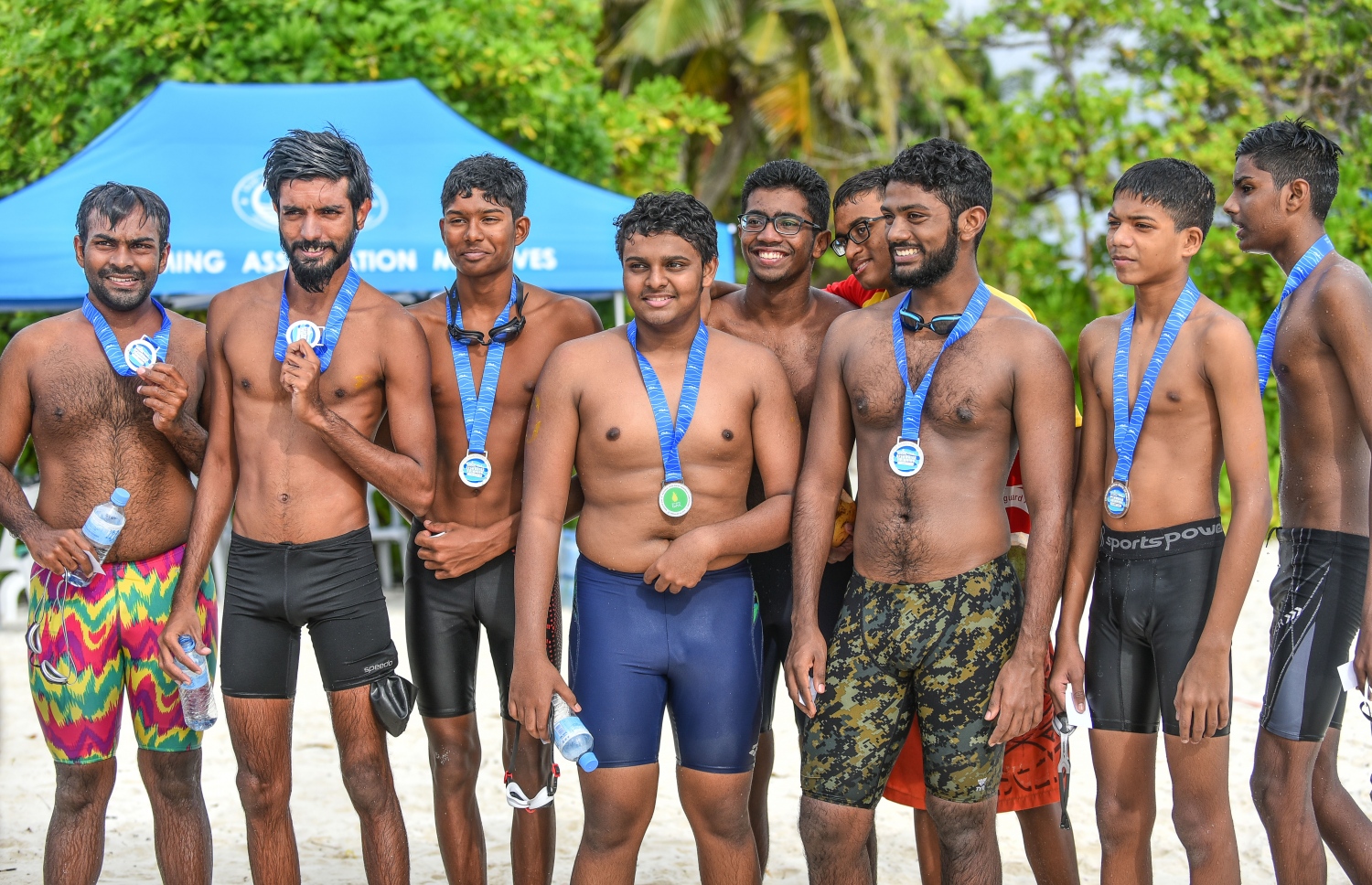 ކ.ދިއްފުށި: ޖުލައި 20، 2018: ސްވިމިން އެސޯސިއޭޝަނާއި މާލެ ފިޓްނަސް ކްލަބްގެ ފަރާތުން ކ. ދިއްފުށީގައި ބޭއްވި ދިގު ފެތުމުގެ ގައުމީ މުބާރާތުގެ ތެރެއިން، ޝައުގުވެރި ބަދަލުތަކާ އެކު ކުރިއަށްދިޔަ މި ހަރަކާތުގައި އެކި އުމުރުފުރާތަކުން ގިނަ އަދަދެއްގެ ފެތުންތެރިންތަކެއް ވަނީ ވާދަކޮށްފައި. ފޮޓޯ:ނިޝާން އަލީ/މިހާރު