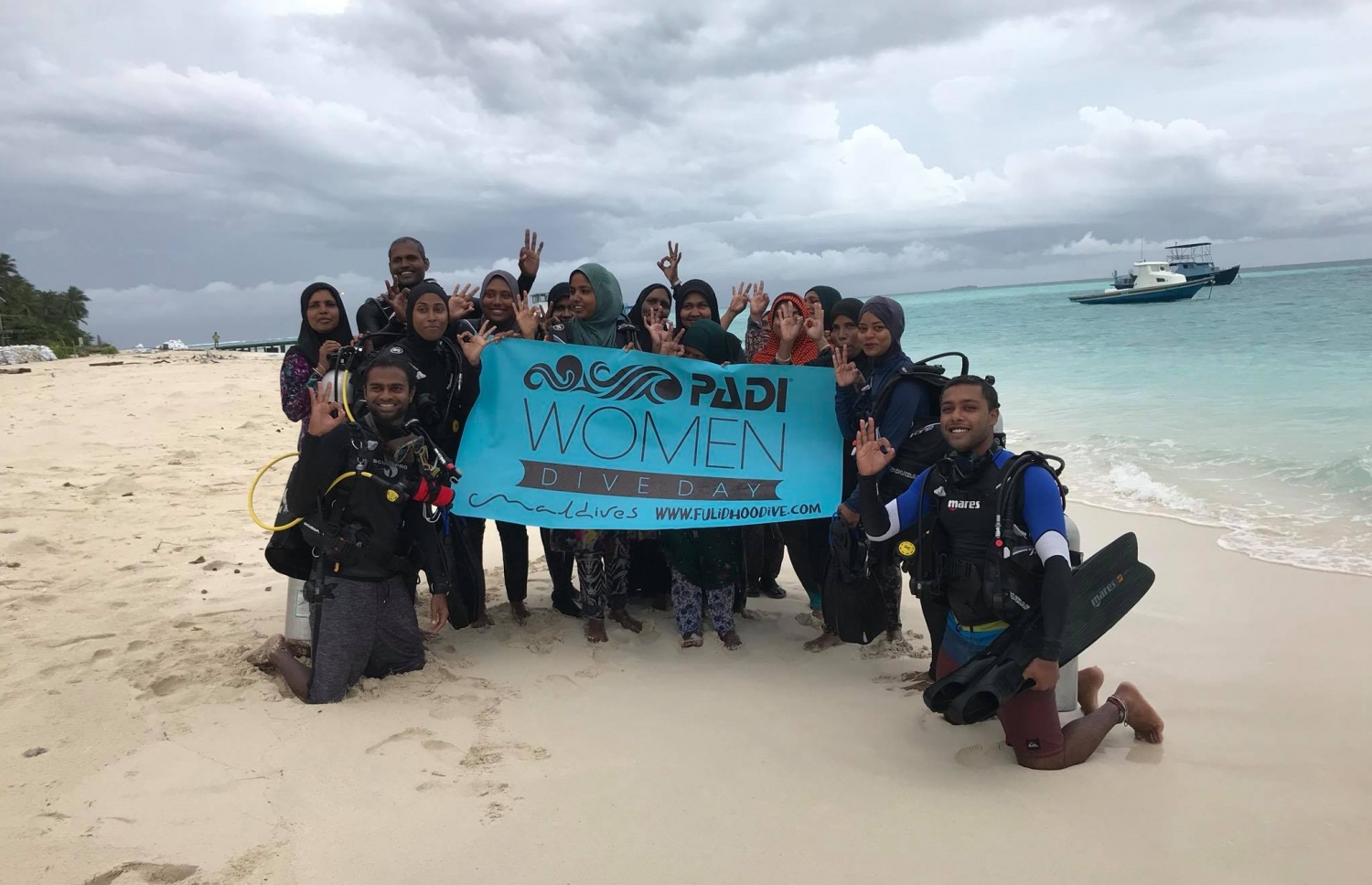 ފުލިދޫން އިއްޔެ ޑައިވިނަށް ދިޔަ އަންހެނުން: އޭގެ ތެރޭގައި ގިނައީ މަންމައިންނާއި މާމައިން