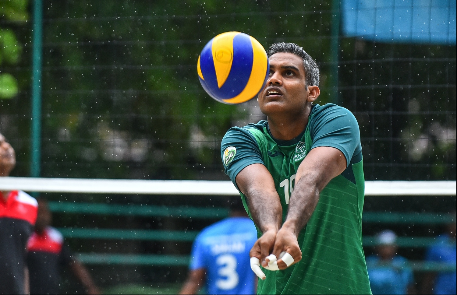 ބަނޑޮސް އައިލެންޑް ރިސޯޓު: ޖުލައި 22، 2018: އާލާ އިންޓަ ރިސޯޓް ޗެމްޕިއަންސް ލީގު ވޮލީބޯޅަ މުބާރާތުގެ ފައިނަލް މެޗުގެ ތެރެއިން: ގްރޭންޑްޕާކް ކޮއްދިއްޕަރު އަދި ބަނޑޮސް މޯލްޑިވްސް ވާދަކުރި މި މިމެޗުން ސީދާ ތިން ސެޓުން މޮޅުވެ، މުބާރާތް ކާމިޔާބުކުރީ ބަނޑޮސް މޯލްޑިވްސްއިން.--- މިހާރު ފޮޓޯ: ހުސައިން ވަހީދު