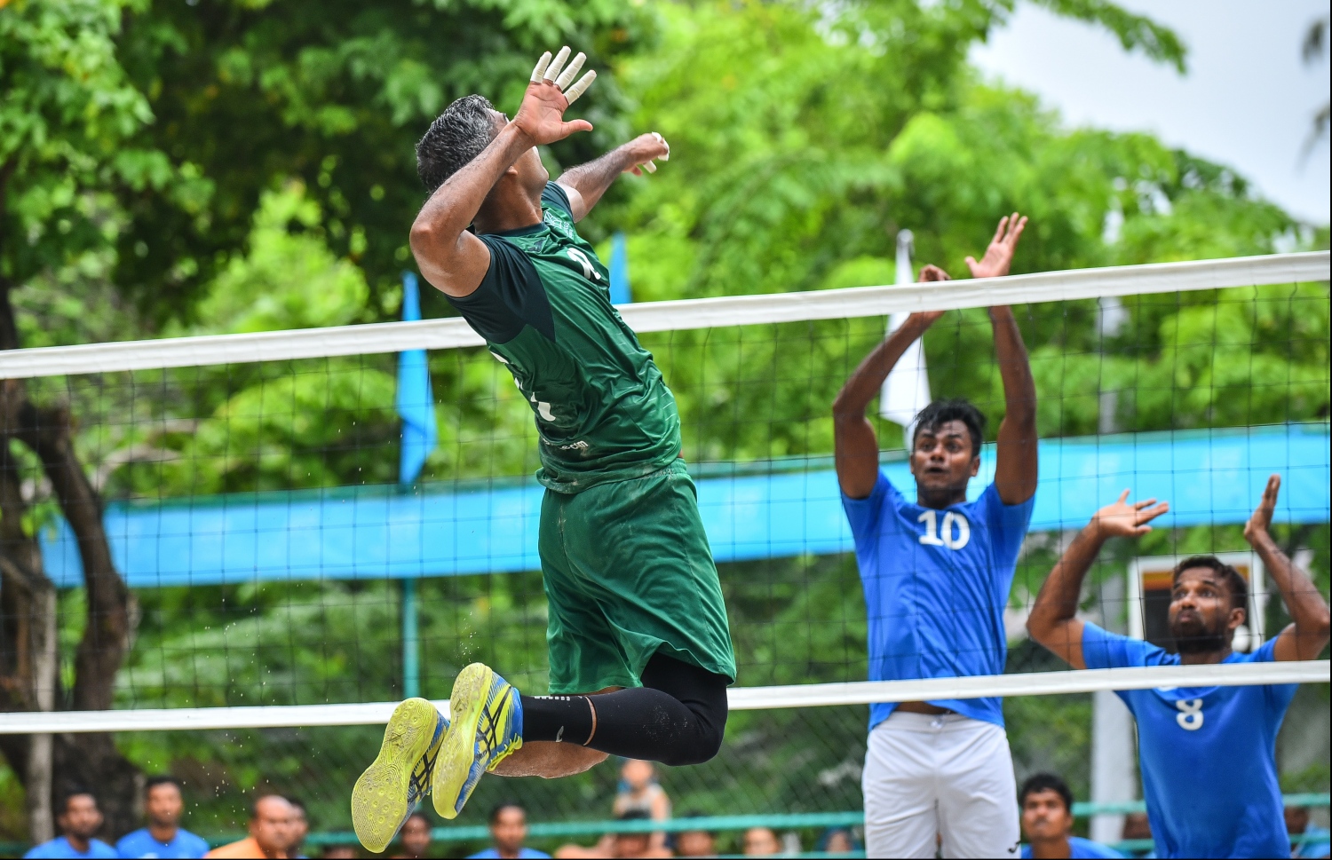 ބަނޑޮސް އައިލެންޑް ރިސޯޓު: ޖުލައި 22، 2018: އާލާ އިންޓަ ރިސޯޓް ޗެމްޕިއަންސް ލީގު ވޮލީބޯޅަ މުބާރާތުގެ ފައިނަލް މެޗުގެ ތެރެއިން: ގްރޭންޑްޕާކް ކޮއްދިއްޕަރު އަދި ބަނޑޮސް މޯލްޑިވްސް ވާދަކުރި މި މިމެޗުން ސީދާ ތިން ސެޓުން މޮޅުވެ، މުބާރާތް ކާމިޔާބުކުރީ ބަނޑޮސް މޯލްޑިވްސްއިން.--- މިހާރު ފޮޓޯ: ހުސައިން ވަހީދު