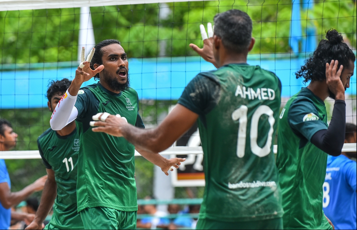 ބަނޑޮސް އައިލެންޑް ރިސޯޓު: ޖުލައި 22، 2018: އާލާ އިންޓަ ރިސޯޓް ޗެމްޕިއަންސް ލީގު ވޮލީބޯޅަ މުބާރާތުގެ ފައިނަލް މެޗުގެ ތެރެއިން: ގްރޭންޑްޕާކް ކޮއްދިއްޕަރު އަދި ބަނޑޮސް މޯލްޑިވްސް ވާދަކުރި މި މިމެޗުން ސީދާ ތިން ސެޓުން މޮޅުވެ، މުބާރާތް ކާމިޔާބުކުރީ ބަނޑޮސް މޯލްޑިވްސްއިން.--- މިހާރު ފޮޓޯ: ހުސައިން ވަހީދު