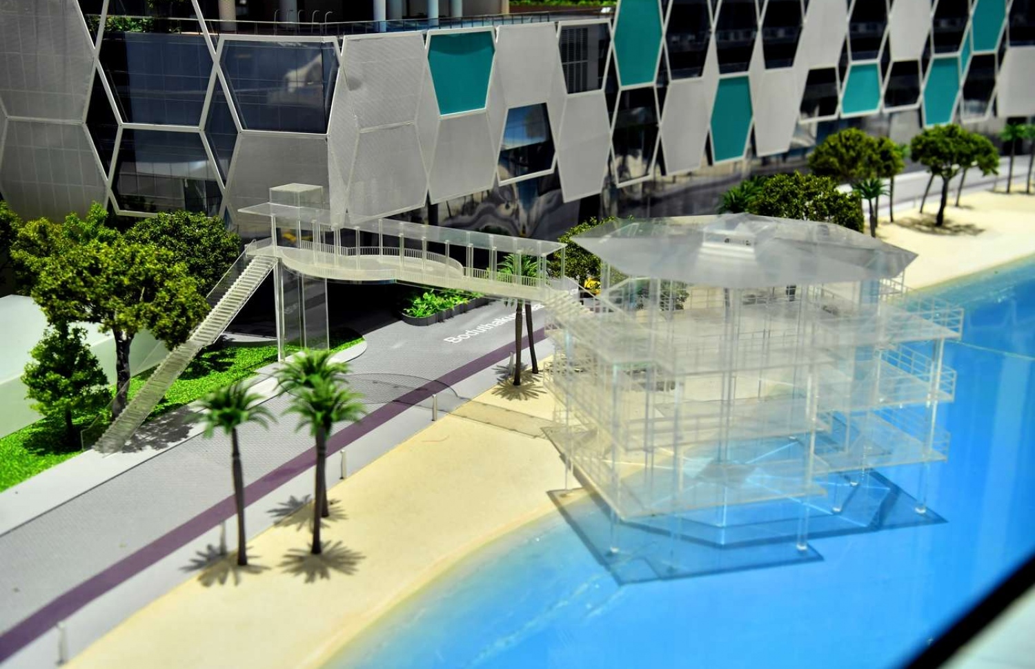 ކޮރެލް ބްލެވާޑާއި ރަސްފަންނު ސަރަހައްދު ފެންނަ ގޮތަށް ހަދާފައިވާ ނަމޫނާއެއް ފޮޓޯ: މިހާރު