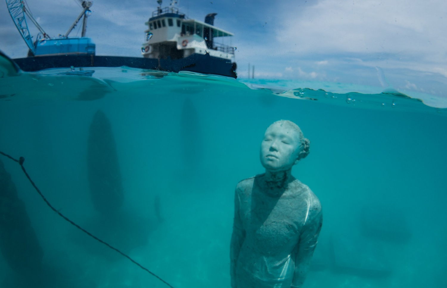 ސިއްރު ފެންފުށީގެ ގެލެރީ ގައި ބަހައްޓާފައިވާ ބުދުތައް: އެ ތަކެތި ނެގުމުގެ މަސައްކަތް މިހާރު ފަށާފައިވާ ކަމަށް ޓޫރިޒަމް މިނިސްޓްރީން ބުނޭ.