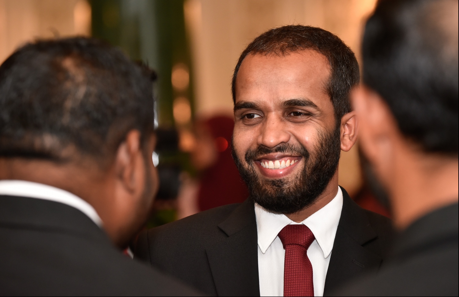 މާލެ: ޖުލައި 24، 2018- ޖުޑިޝަލް ސާވިސް ކޮމިޝަން (ޖޭއެސްސީ) ގެ ނައިބު ރައީސަކަށް އެންމެ ފަހުން ހުންނެވި މުހައްމަދު ފައިސަލް އާއި ކްރިމިނަލް ކޯޓުގެ ފަނޑިޔާރު ހުސައިން ޝަހީދު ހައި ކޯޓުގެ ފަނޑިޔާރަކަށް އައްޔަން ކުރުމަށް ސުޕްރީމް ކޯޓުގައި ބޭއްވި ރަސްމިއްޔާތުގެ ތެރެއިން، ކްރިމިނަލް ކޯޓުގެ އިސް ގާޒީ ހައިލަމް އާއި ފައިސަލް ވާހަކަ ދައްކަވަނީ.--- ފޮޓޯ: ހުސައިން ވަހީދު/މިހާރު