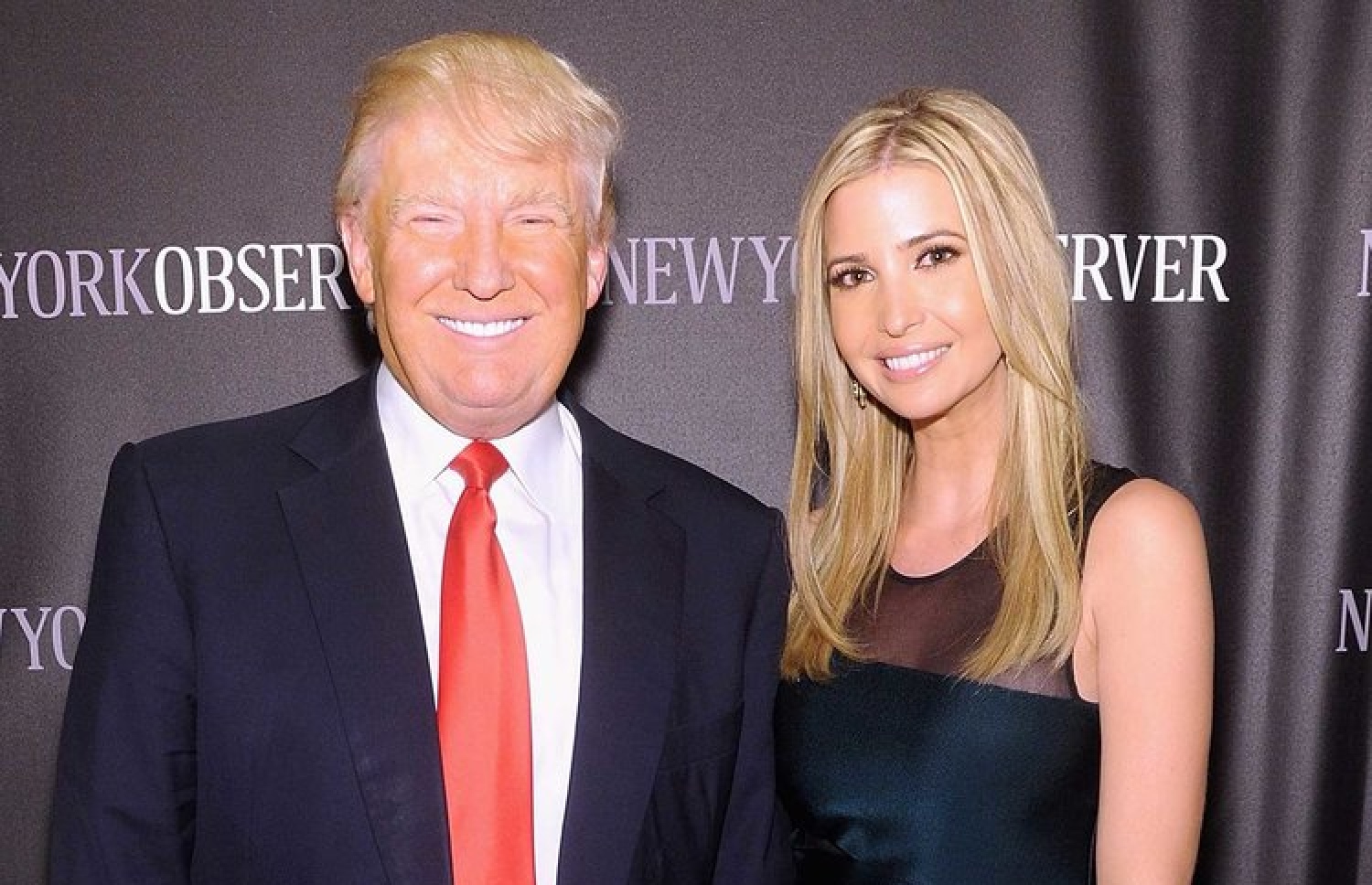 އިވަންކާ ބައްޕާފުޅު އަދި ރައީސް ޓްރަމްޕާ އެކު.