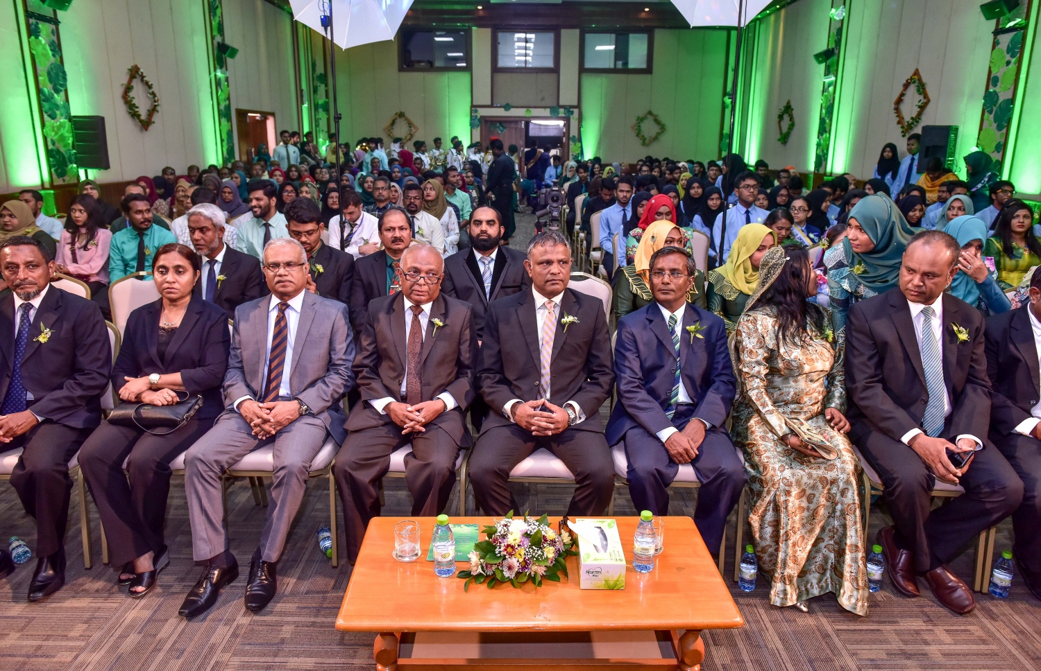 މާލެ: ޖުލައި 25، 2018: ވިލާ ހައި ސްކޫލް ދަރިވަރުންގެ ދަސްވެނިވުމުގެ ރަސްމިއްޔާތުގެ ތެރެއިން: މިދިޔަ އަހަރު ހުރިހާ ގޮތަކުން އެންމެ މޮޅު ދަރިވަރަކަށް ހޮވުނީ އަހުމަދު ނާބިހު މުހައްމަދު ނައީމެވެ .--ފޮޓޯ: ނިޝާން އަލީ/މިހާރު