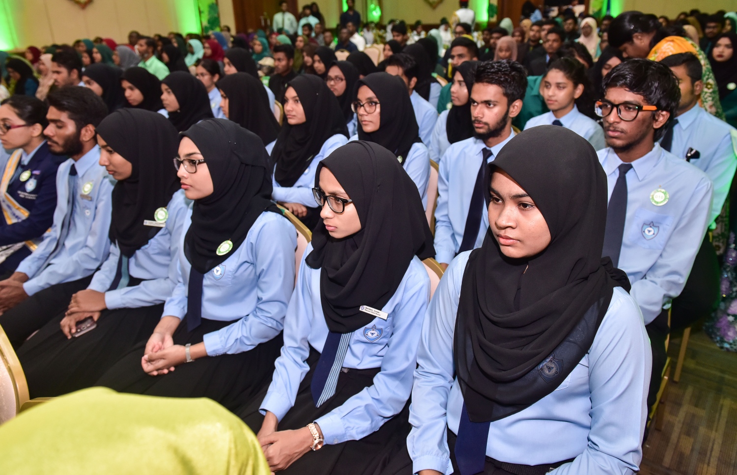 މާލެ: ޖުލައި 25، 2018: ވިލާ ހައި ސްކޫލް ދަރިވަރުންގެ ދަސްވެނިވުމުގެ ރަސްމިއްޔާތުގެ ތެރެއިން: މިދިޔަ އަހަރު ހުރިހާ ގޮތަކުން އެންމެ މޮޅު ދަރިވަރަކަށް ހޮވުނީ އަހުމަދު ނާބިހު މުހައްމަދު ނައީމެވެ .--ފޮޓޯ: ނިޝާން އަލީ/މިހާރު